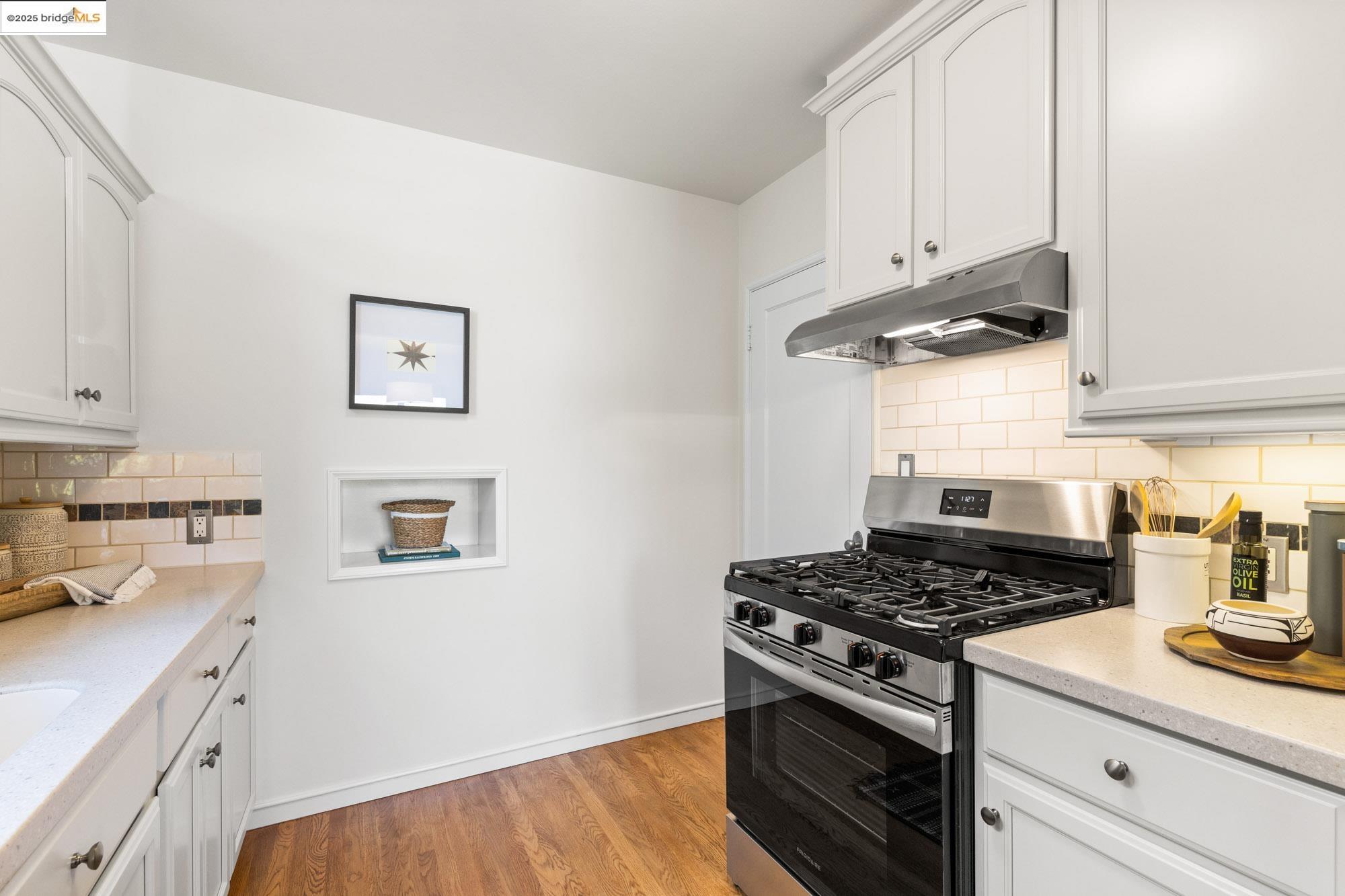 Detail Gallery Image 27 of 46 For 1420 Catherine Dr, Berkeley,  CA 94702 - 2 Beds | 1 Baths