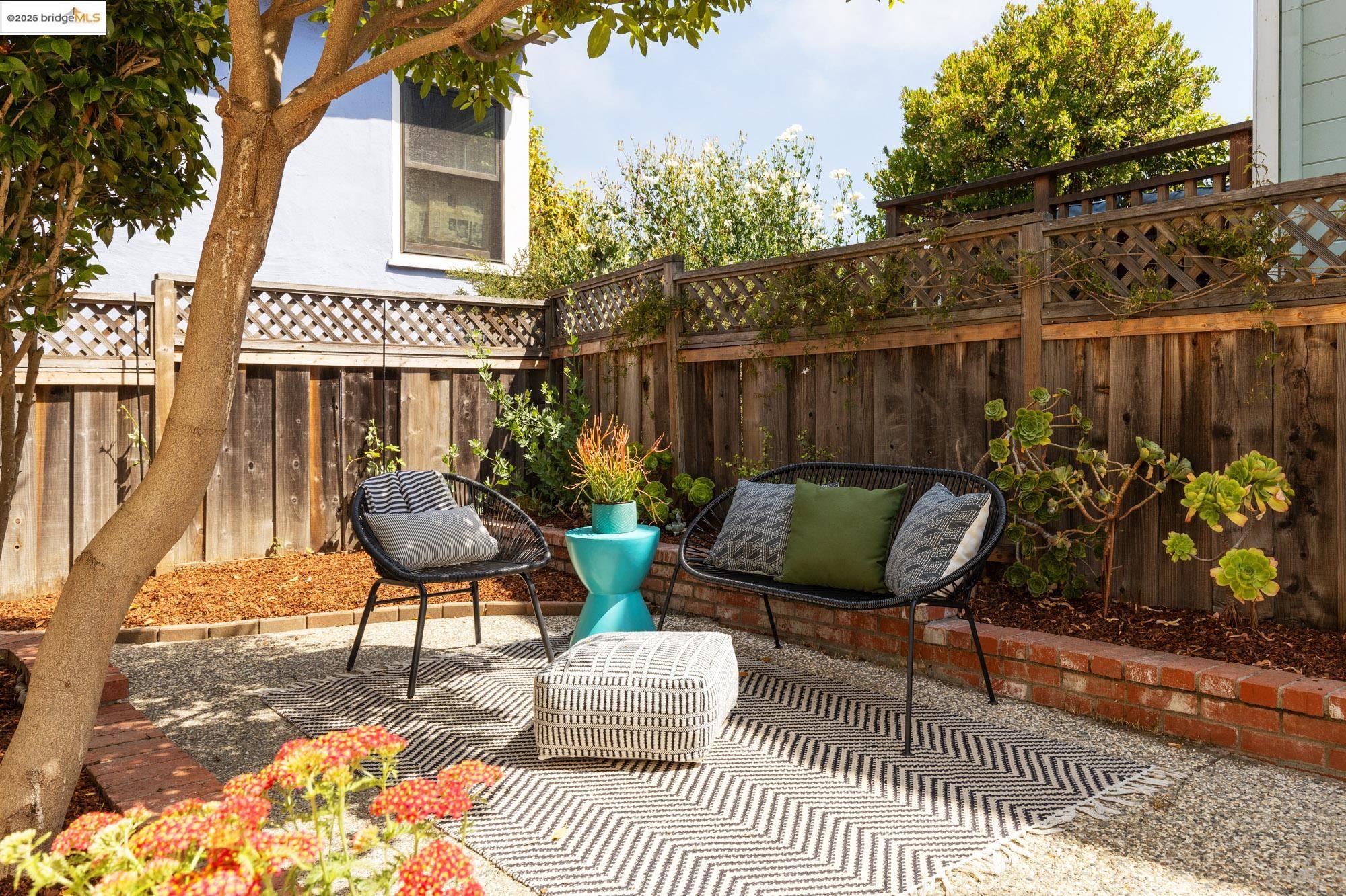 Detail Gallery Image 41 of 46 For 1420 Catherine Dr, Berkeley,  CA 94702 - 2 Beds | 1 Baths