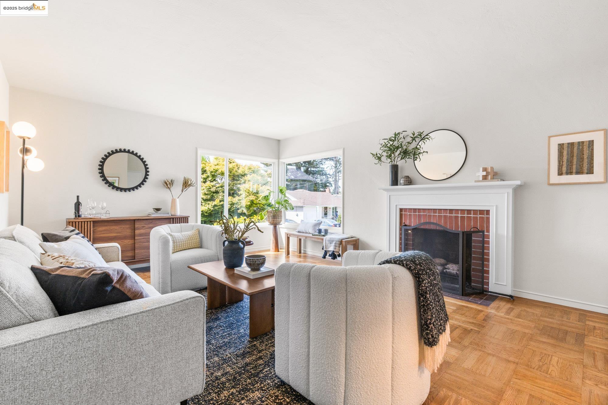 Detail Gallery Image 9 of 46 For 1420 Catherine Dr, Berkeley,  CA 94702 - 2 Beds | 1 Baths