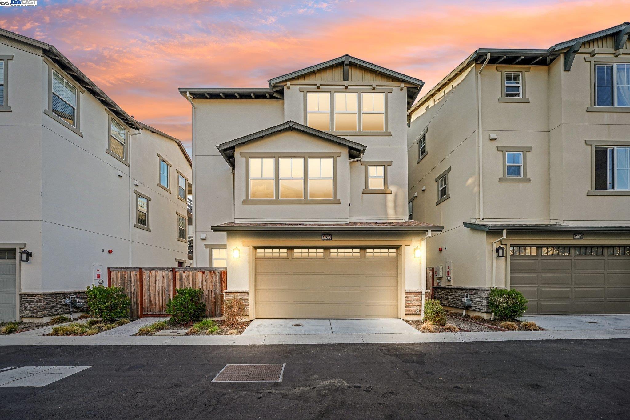 Detail Gallery Image 1 of 60 For 37898 Seafarer Road, Newark,  CA 94560 - 5 Beds | 4/1 Baths