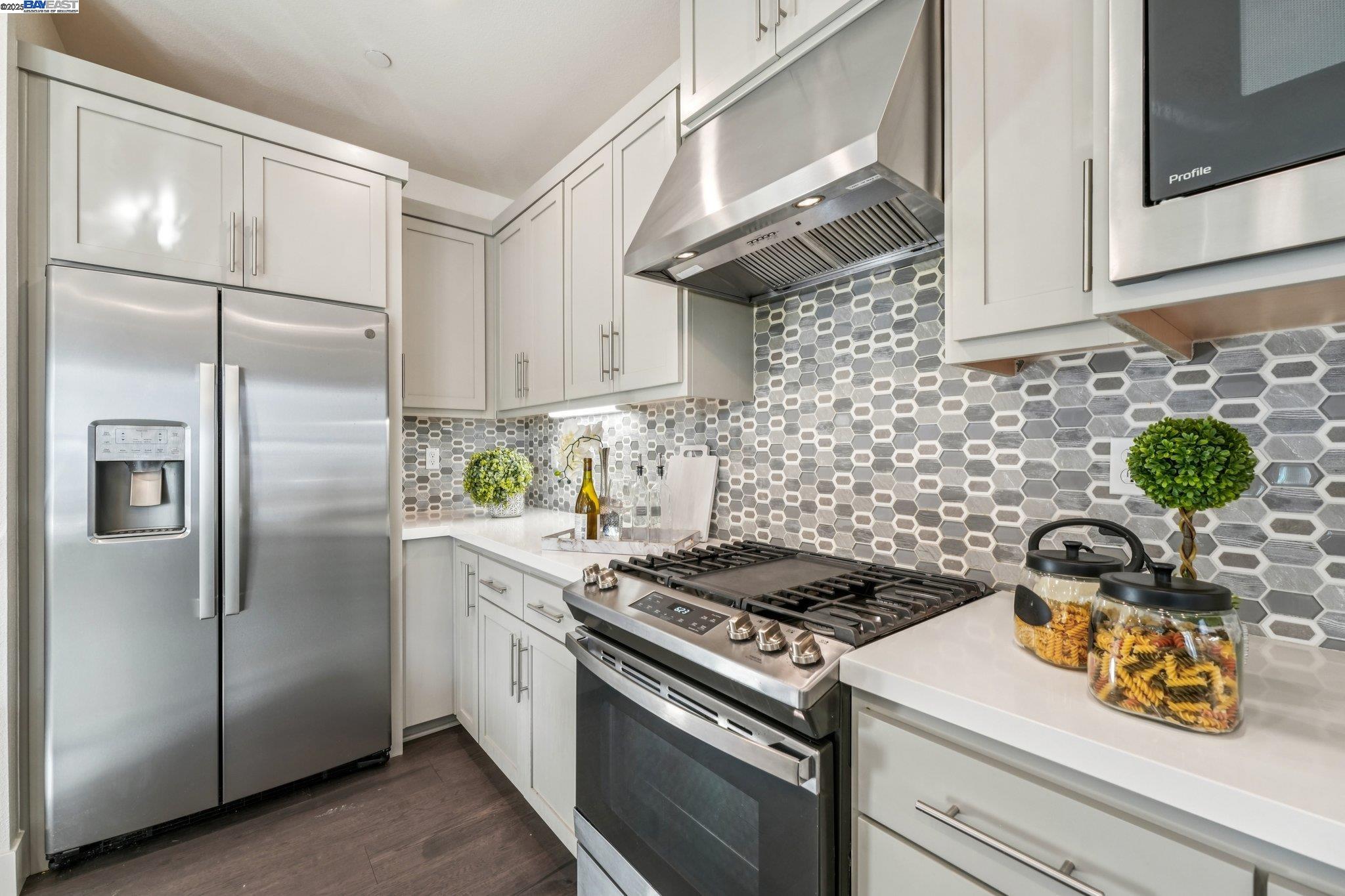 Detail Gallery Image 13 of 60 For 37898 Seafarer Road, Newark,  CA 94560 - 5 Beds | 4/1 Baths