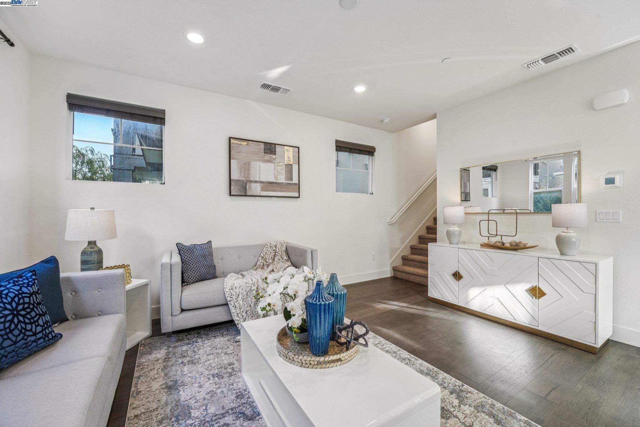 Detail Gallery Image 4 of 60 For 37898 Seafarer Road, Newark,  CA 94560 - 5 Beds | 4/1 Baths