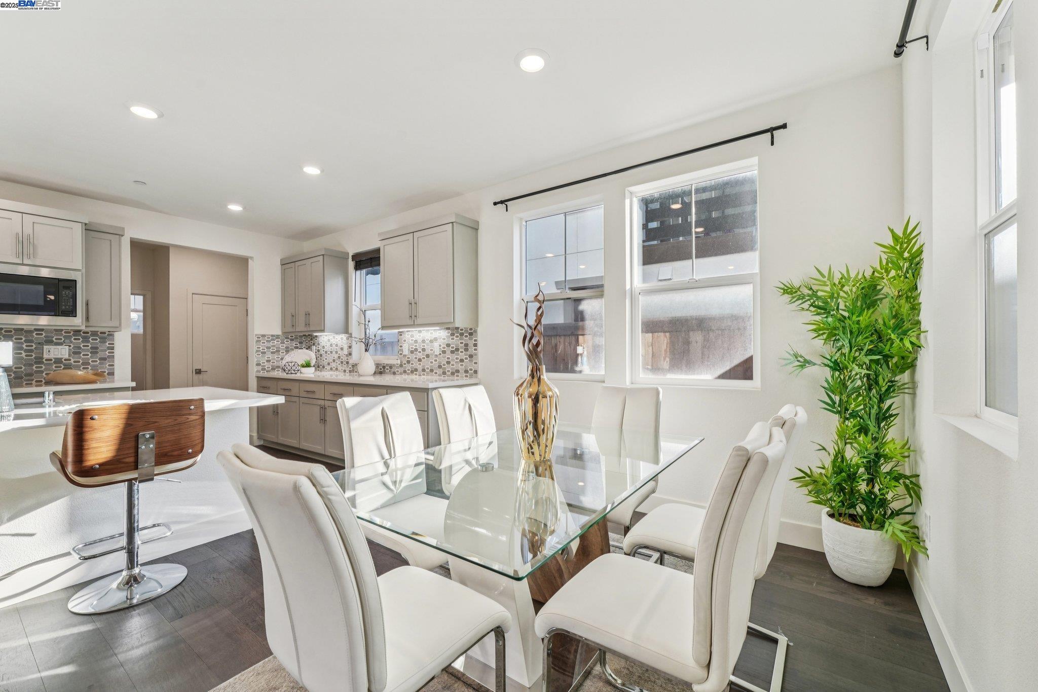 Detail Gallery Image 6 of 60 For 37898 Seafarer Road, Newark,  CA 94560 - 5 Beds | 4/1 Baths