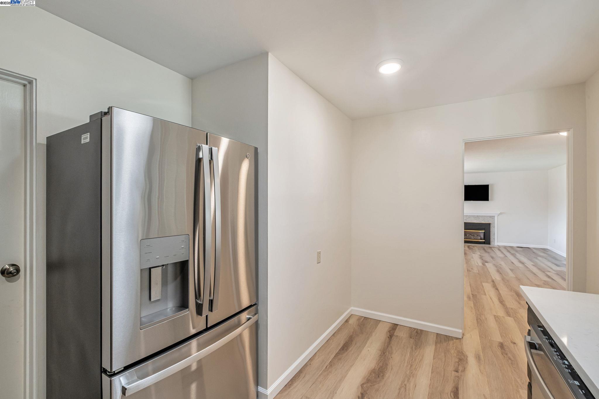 Detail Gallery Image 14 of 43 For 570 Erica Pl, Hayward,  CA 94544 - 3 Beds | 2 Baths