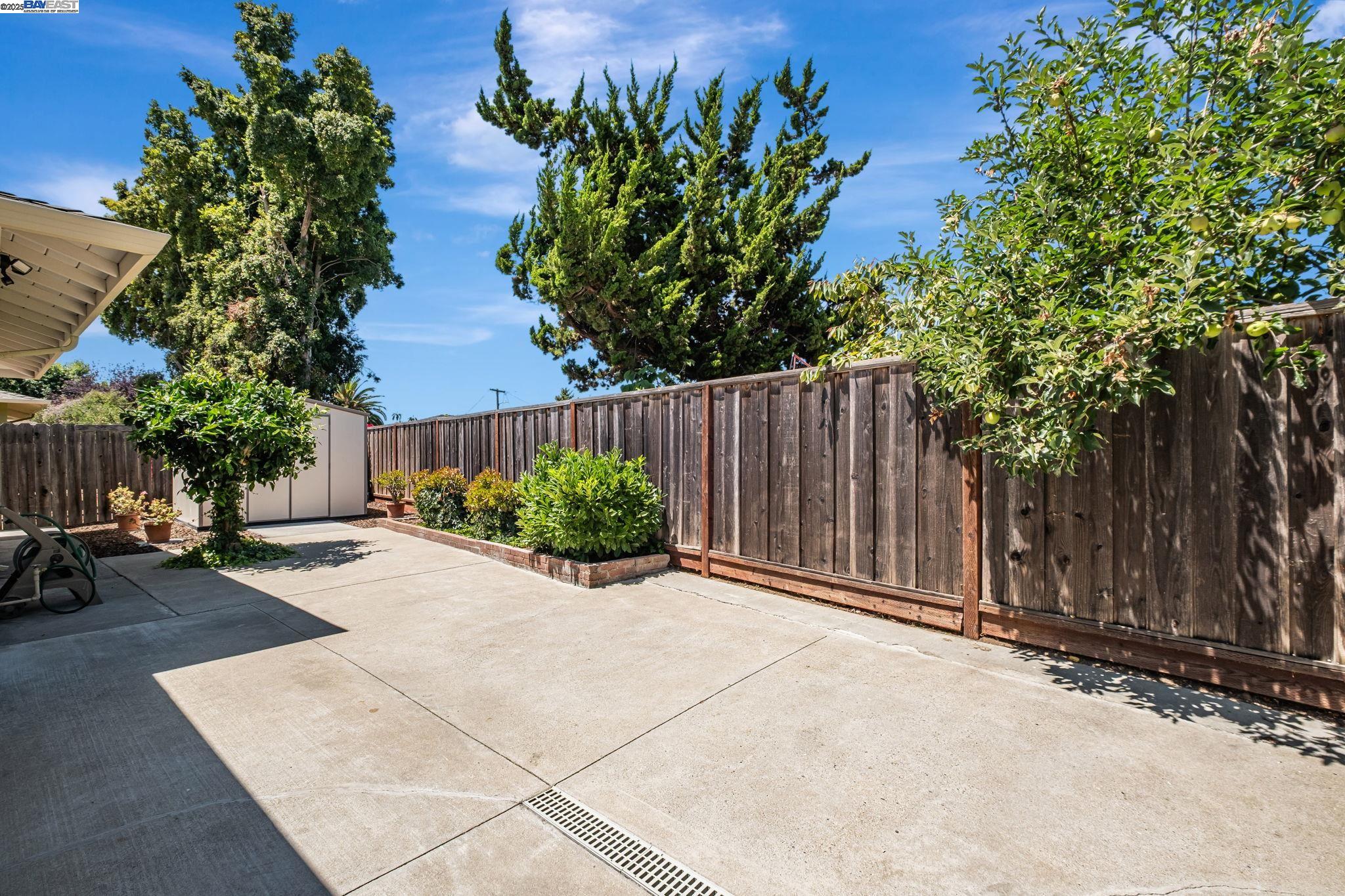Detail Gallery Image 37 of 43 For 570 Erica Pl, Hayward,  CA 94544 - 3 Beds | 2 Baths