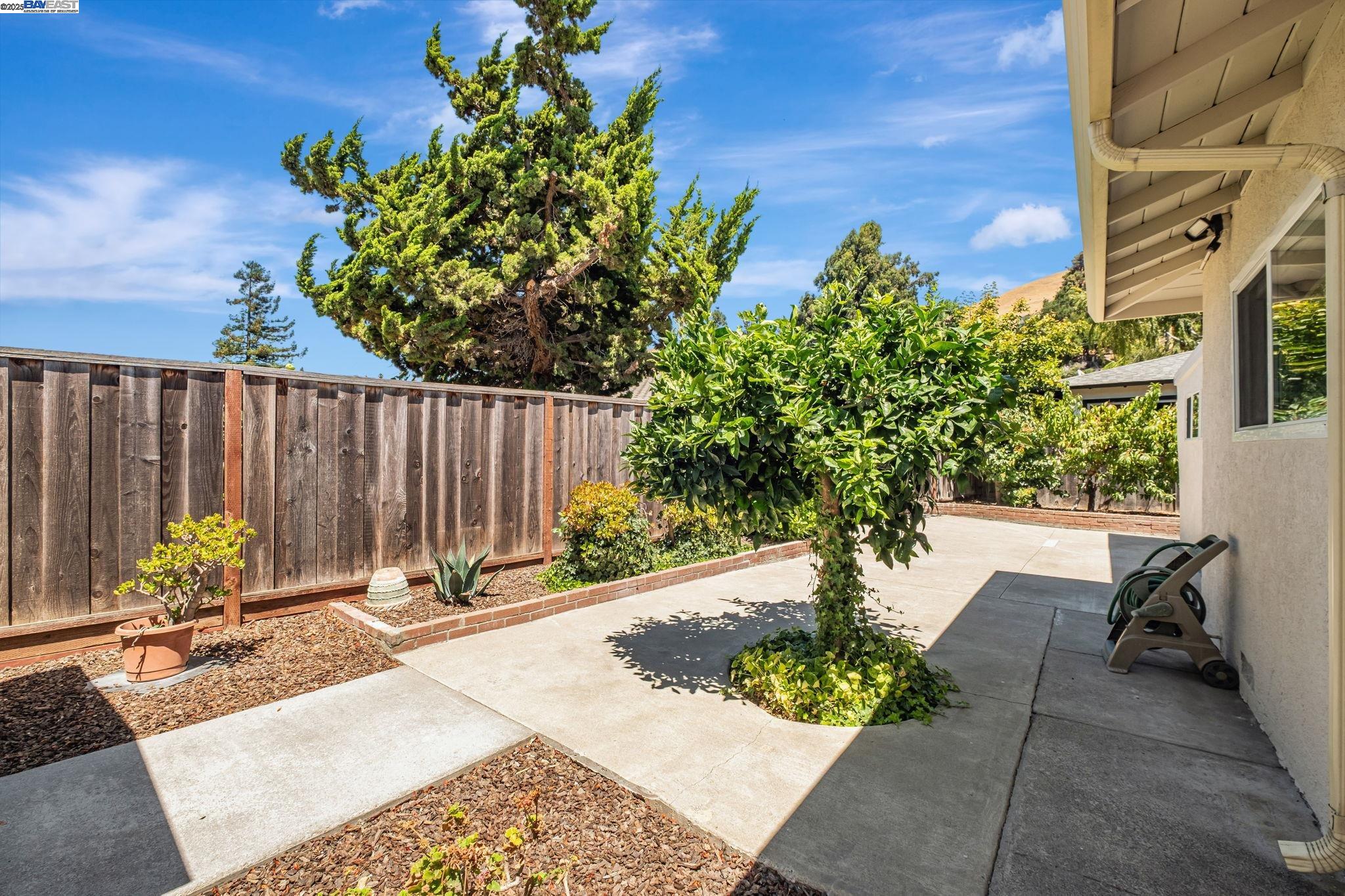 Detail Gallery Image 40 of 43 For 570 Erica Pl, Hayward,  CA 94544 - 3 Beds | 2 Baths