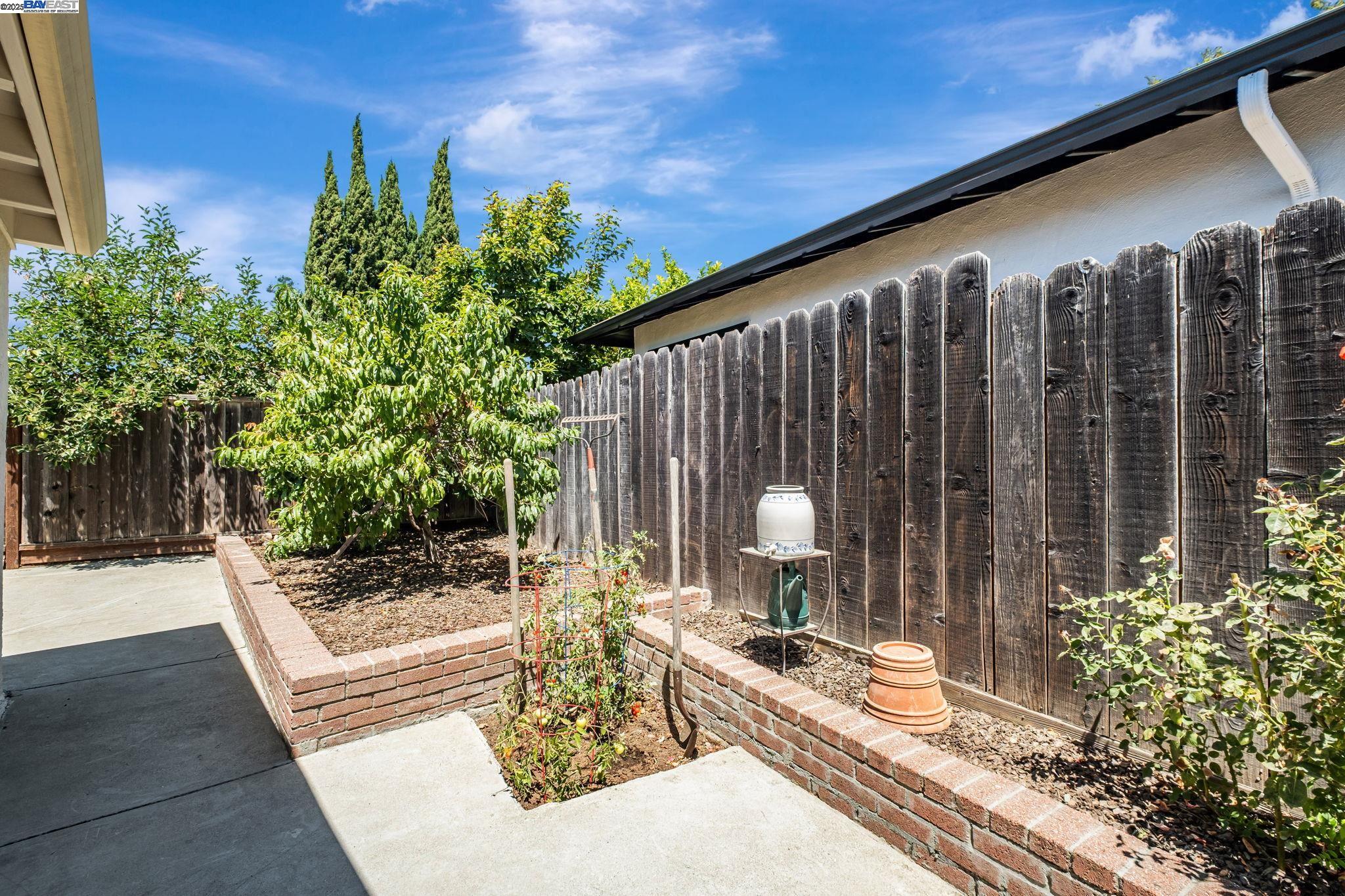 Detail Gallery Image 41 of 43 For 570 Erica Pl, Hayward,  CA 94544 - 3 Beds | 2 Baths