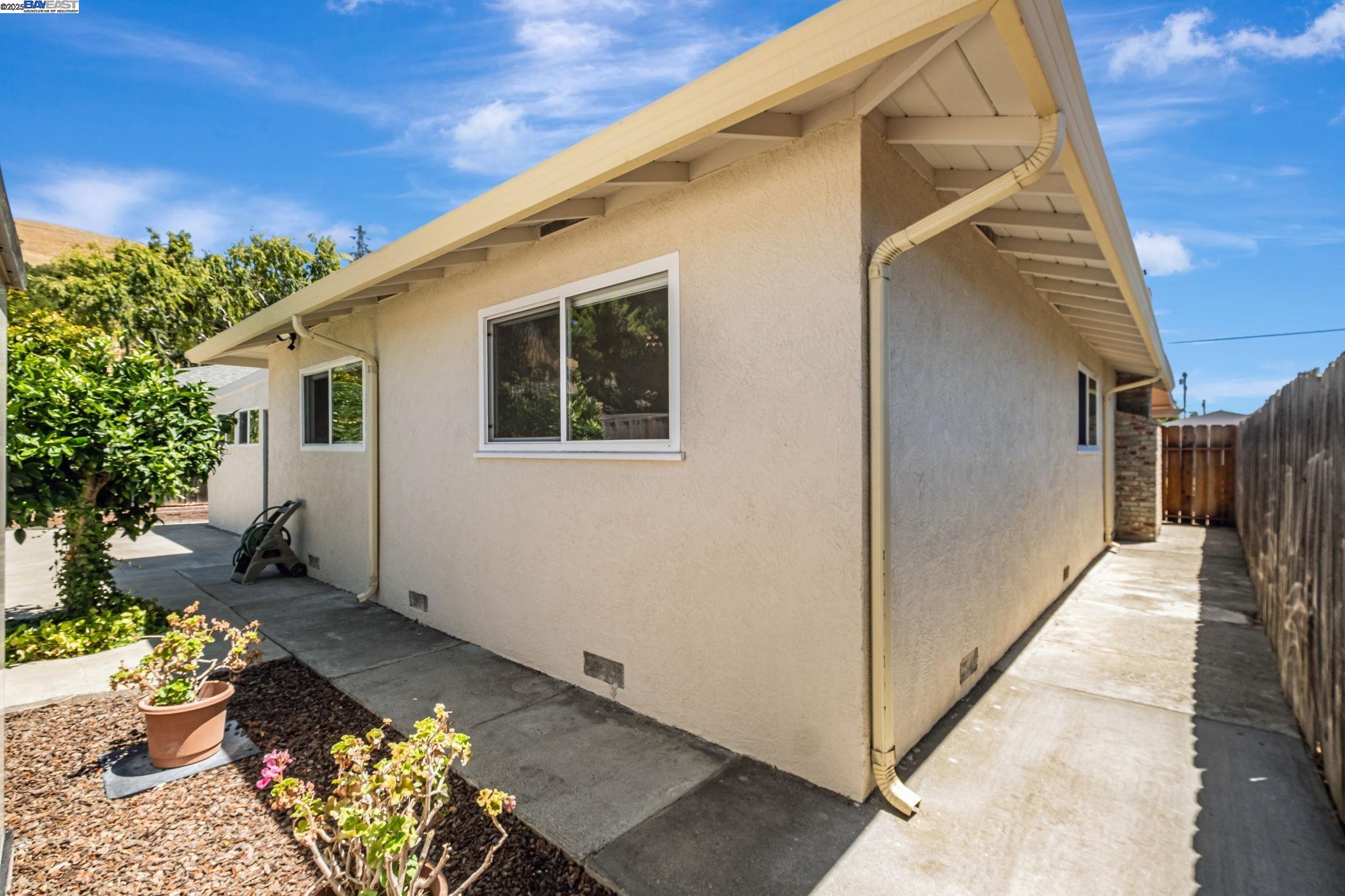 Detail Gallery Image 42 of 43 For 570 Erica Pl, Hayward,  CA 94544 - 3 Beds | 2 Baths