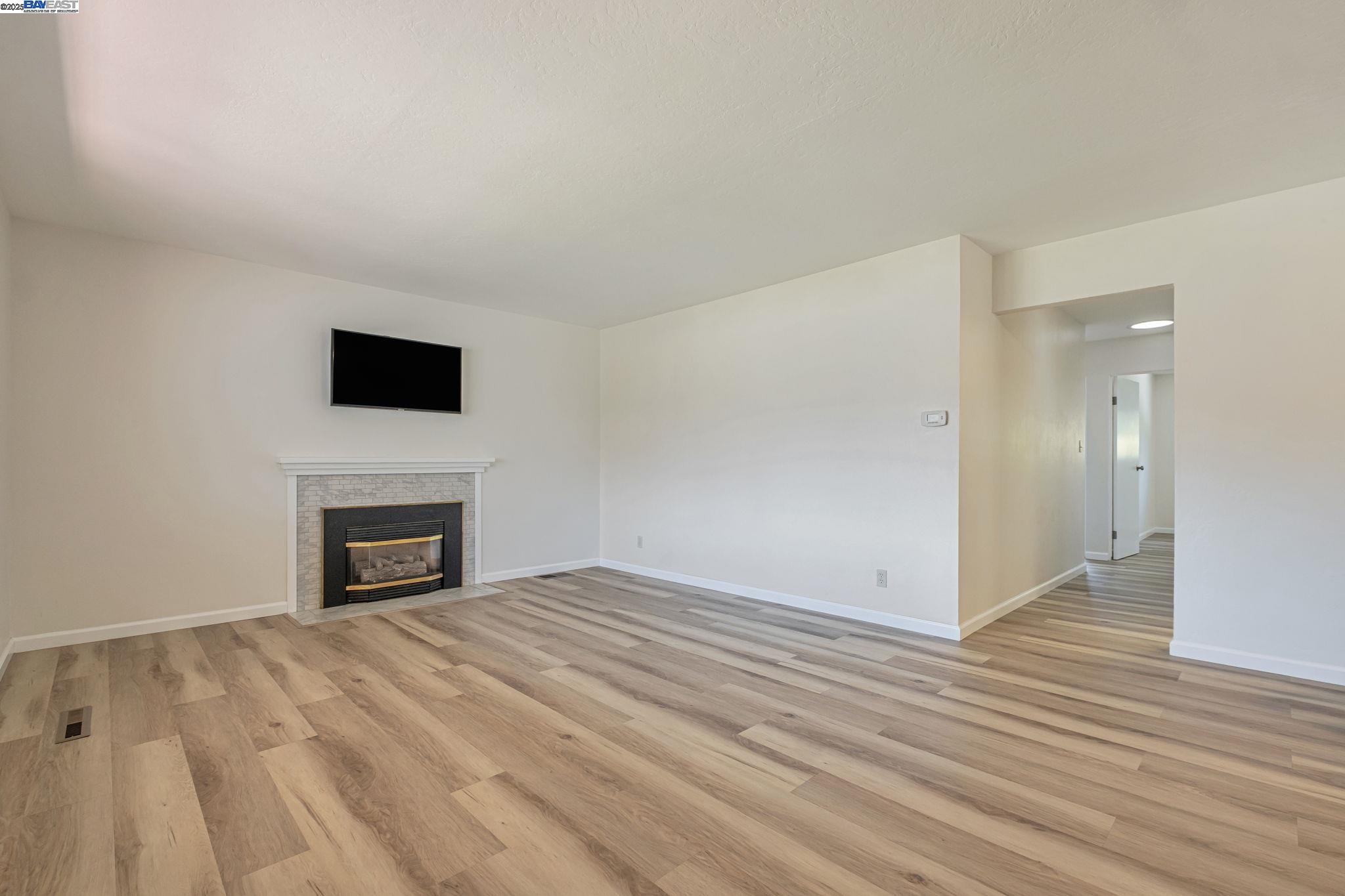 Detail Gallery Image 7 of 43 For 570 Erica Pl, Hayward,  CA 94544 - 3 Beds | 2 Baths