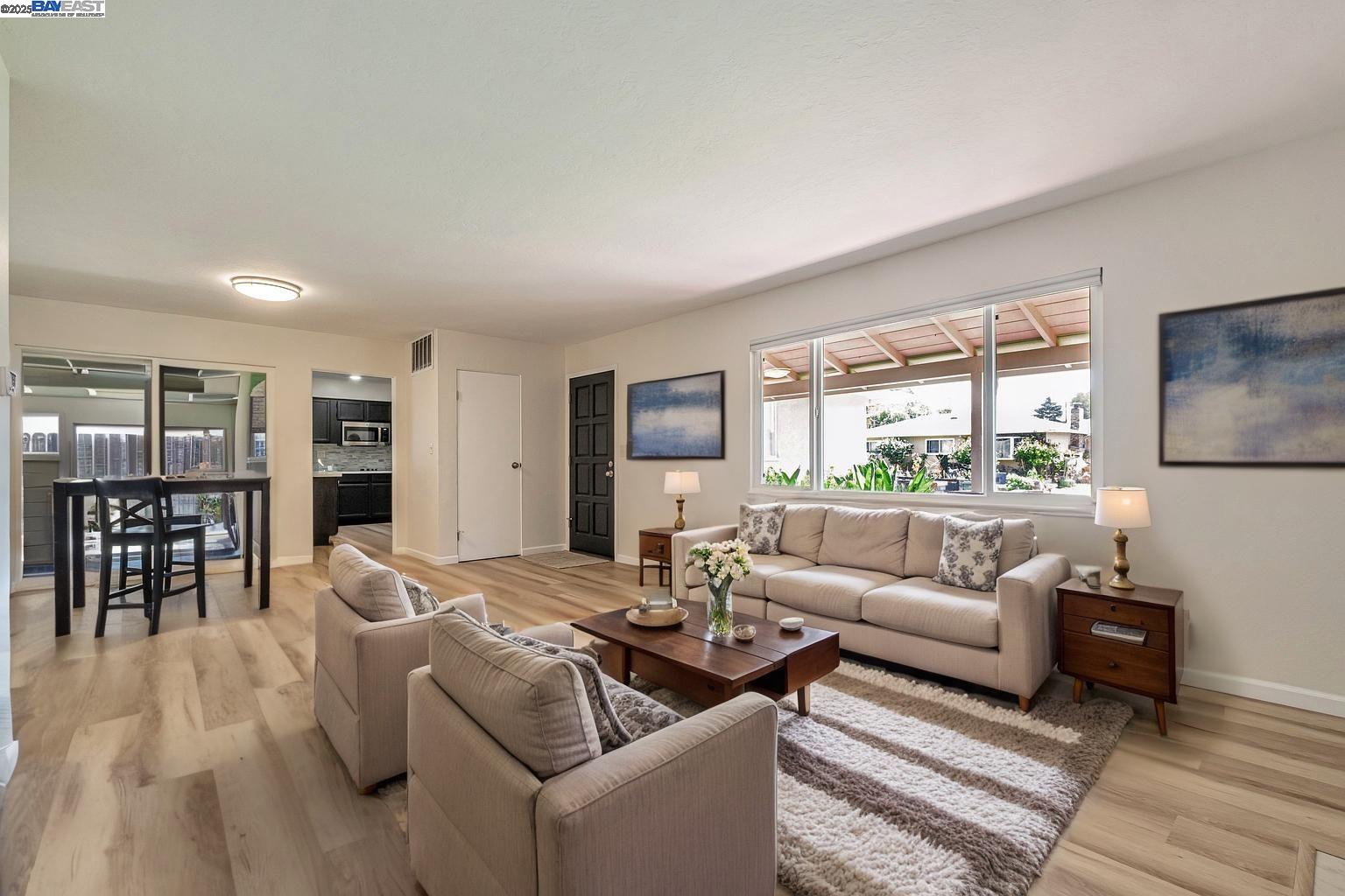 Detail Gallery Image 8 of 43 For 570 Erica Pl, Hayward,  CA 94544 - 3 Beds | 2 Baths
