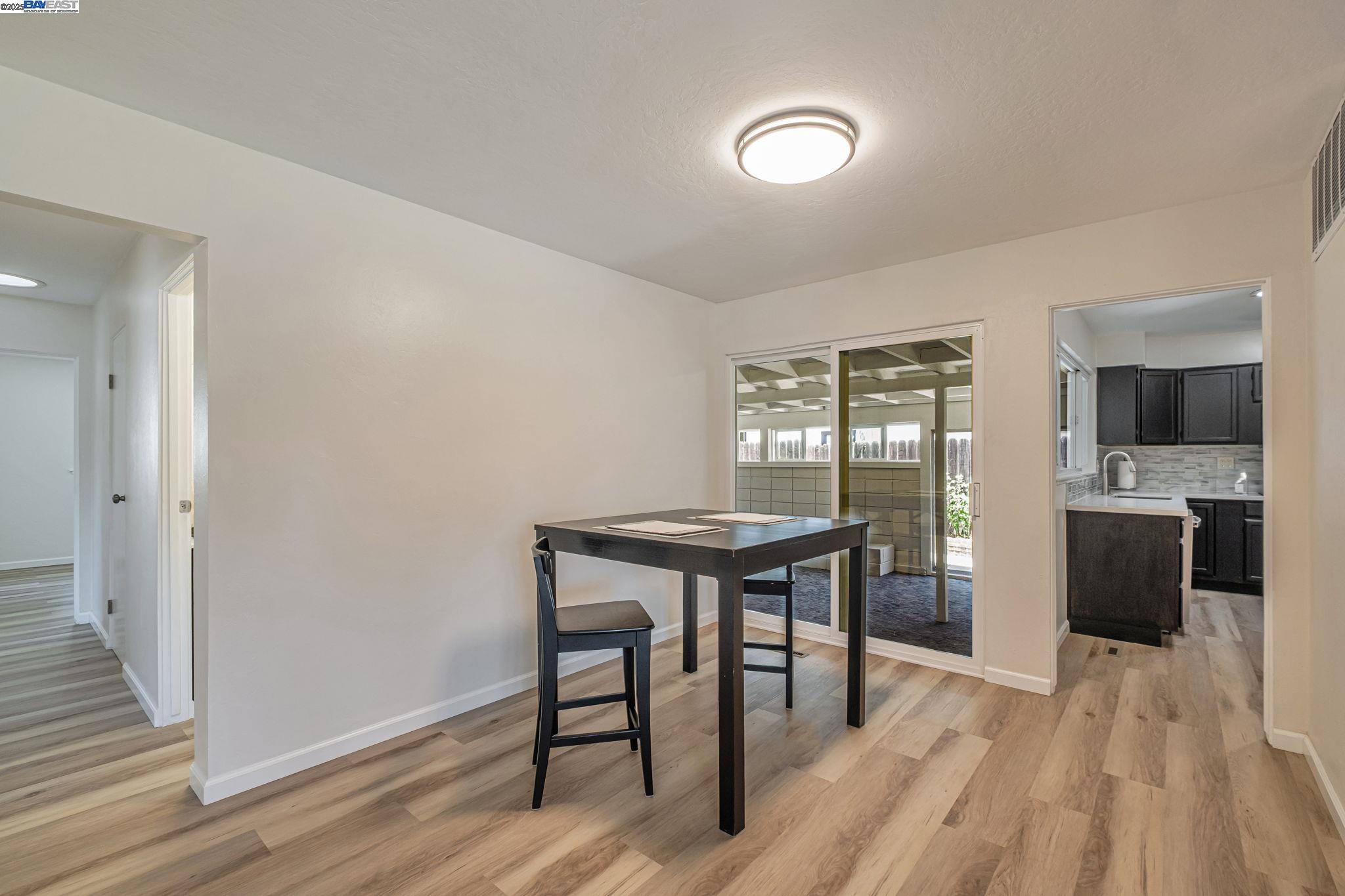 Detail Gallery Image 10 of 43 For 570 Erica Pl, Hayward,  CA 94544 - 3 Beds | 2 Baths