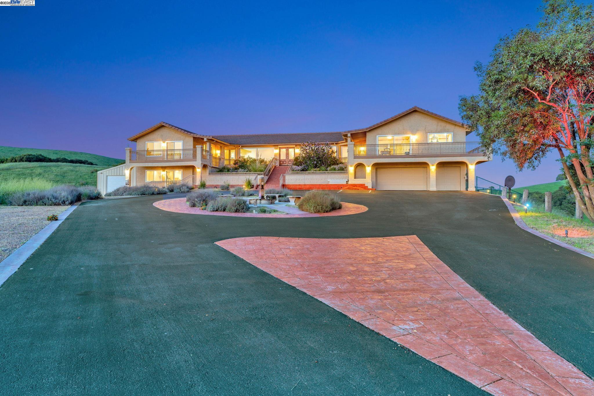 Detail Gallery Image 2 of 60 For 41794 Vargas Rd, Fremont,  CA 94539 - 5 Beds | 5/1 Baths