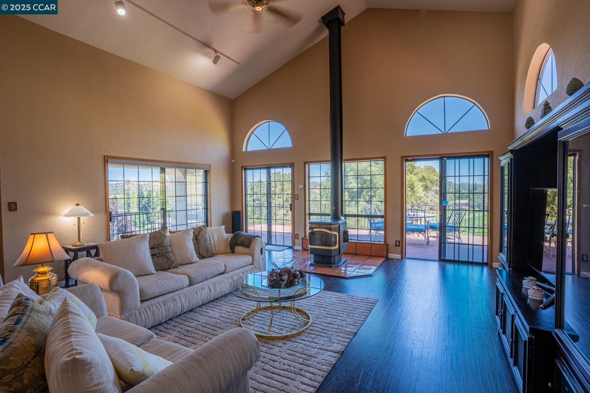 Detail Gallery Image 13 of 57 For 643 Old Course Ct, Valley Springs,  CA 95252 - 3 Beds | 2/1 Baths