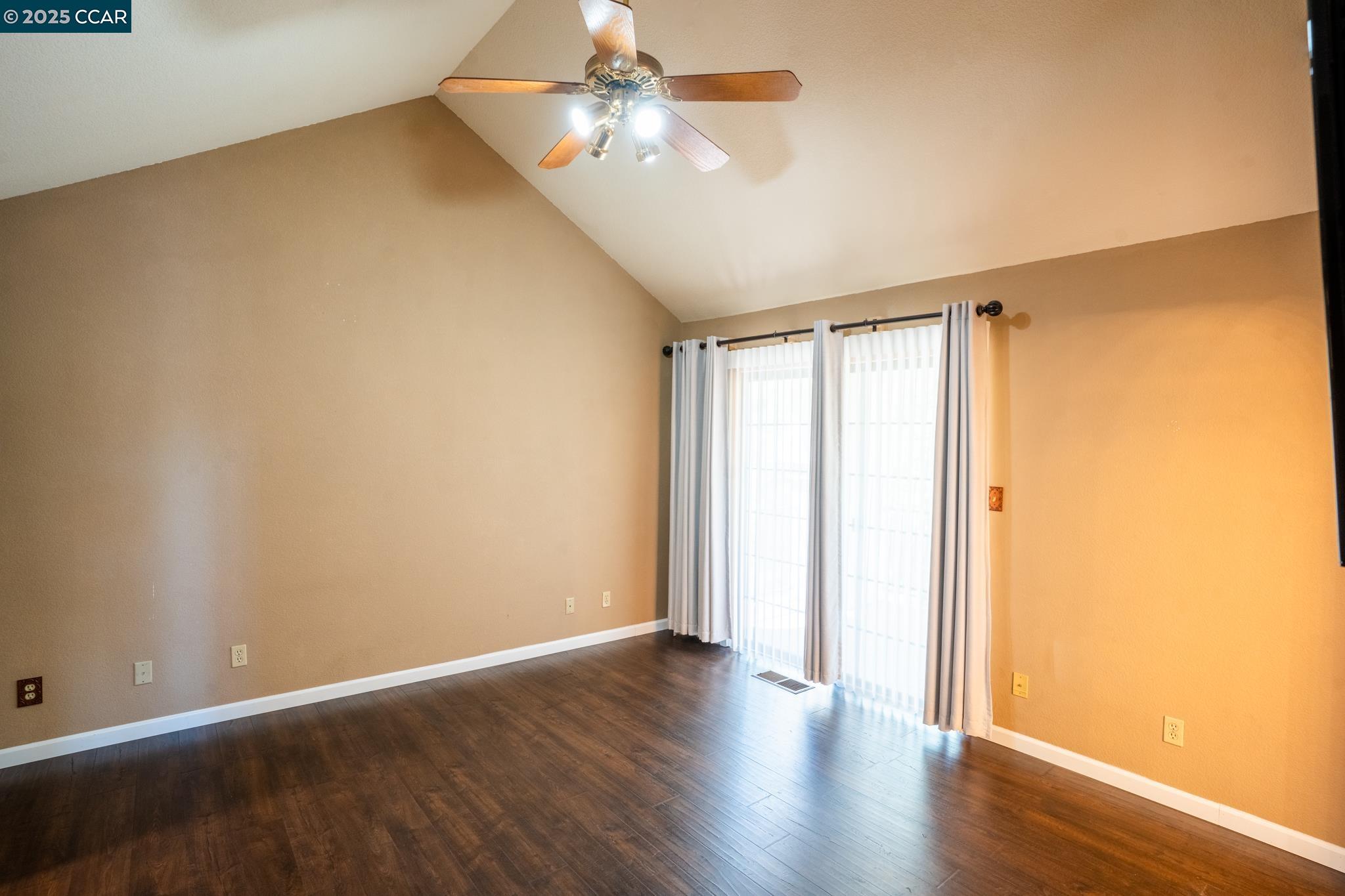 Detail Gallery Image 30 of 57 For 643 Old Course Ct, Valley Springs,  CA 95252 - 3 Beds | 2/1 Baths