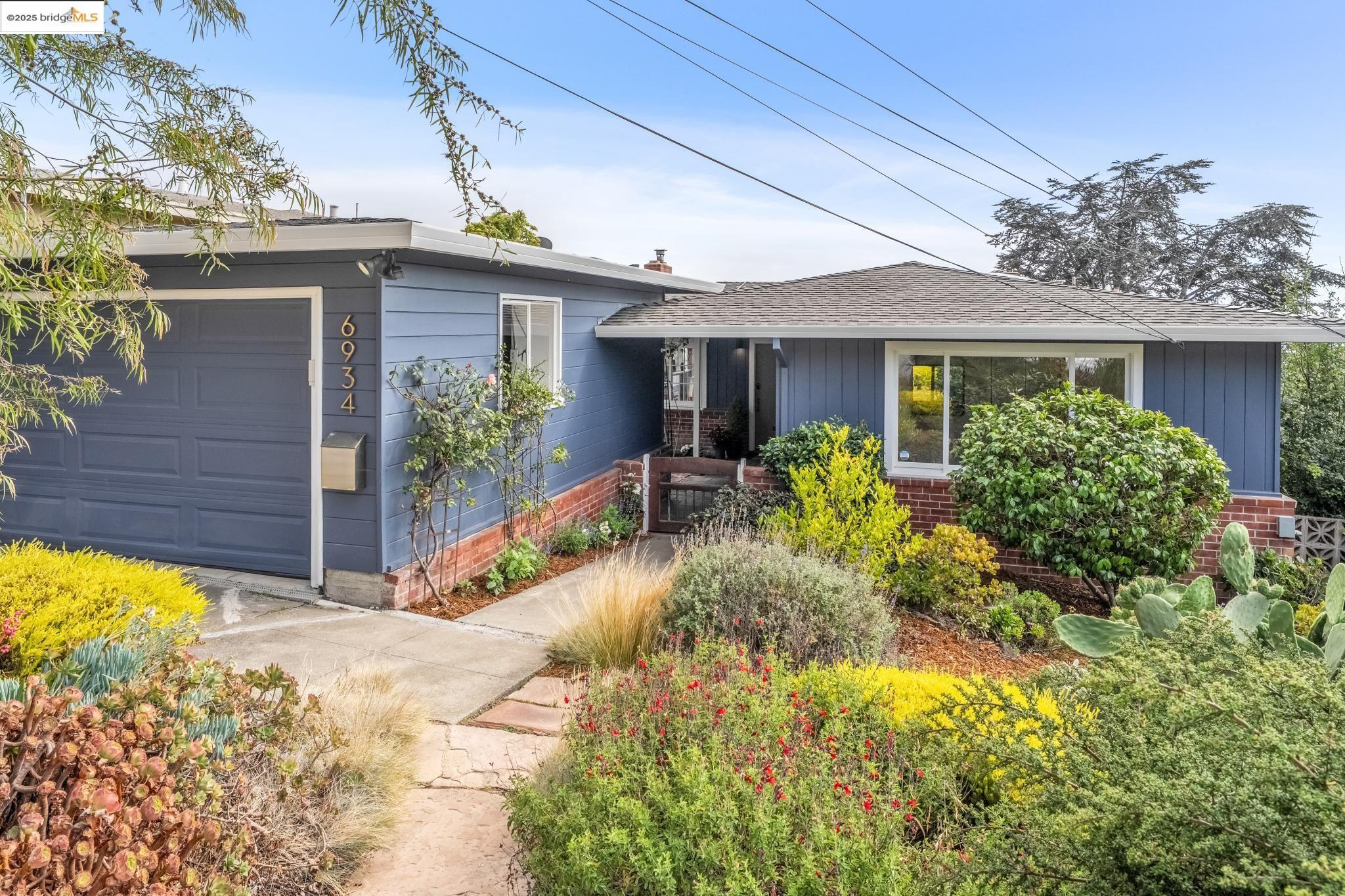 Detail Gallery Image 1 of 1 For 6934 Fairview Dr, El Cerrito,  CA 94530 - 4 Beds | 2 Baths