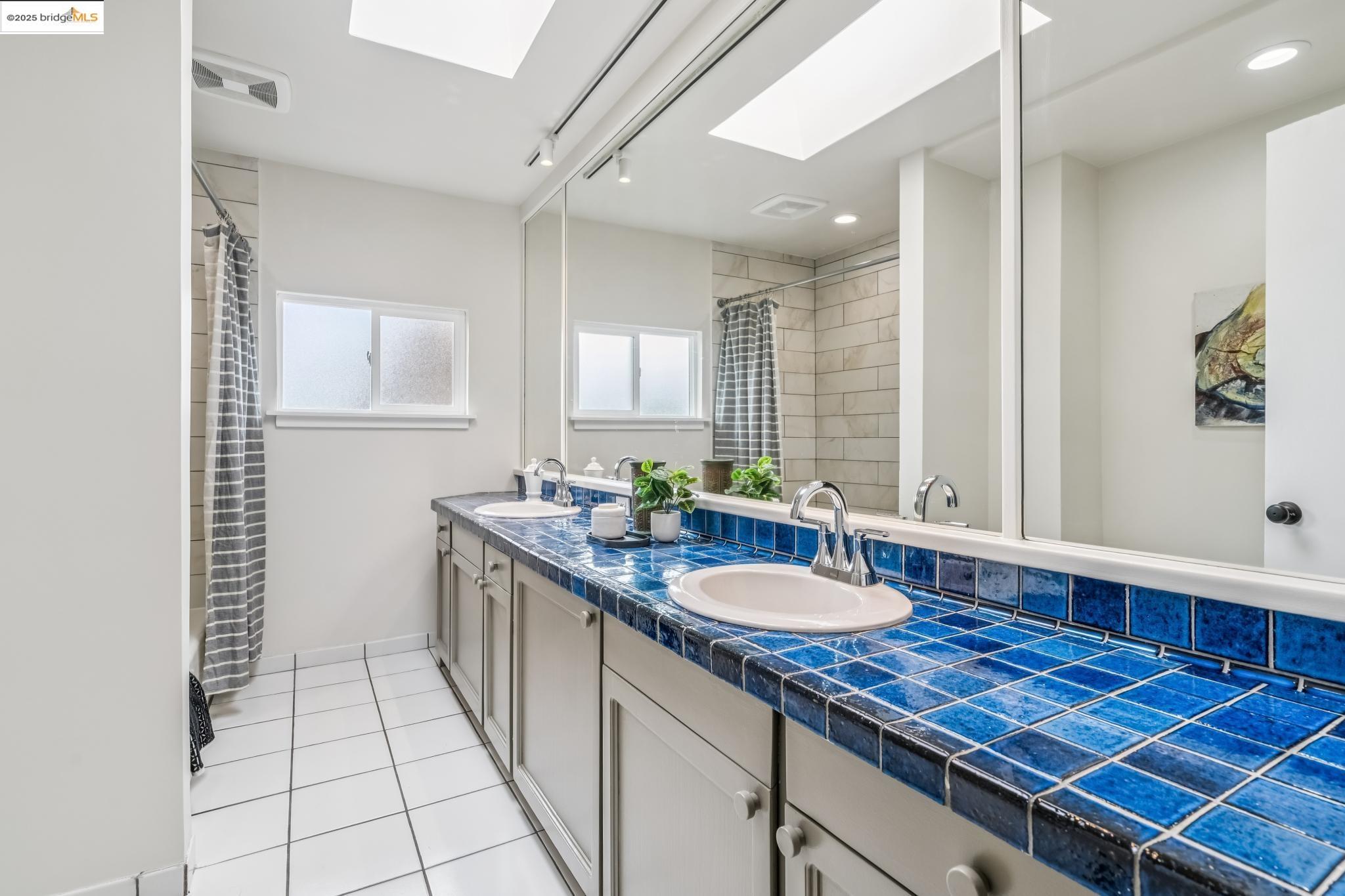 Detail Gallery Image 30 of 60 For 6934 Fairview Dr, El Cerrito,  CA 94530 - 4 Beds | 2 Baths