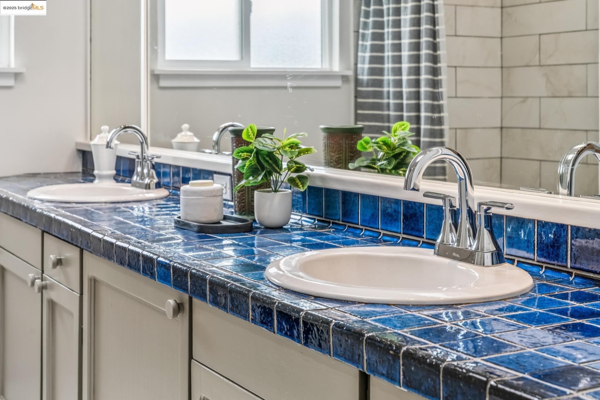 Detail Gallery Image 31 of 60 For 6934 Fairview Dr, El Cerrito,  CA 94530 - 4 Beds | 2 Baths