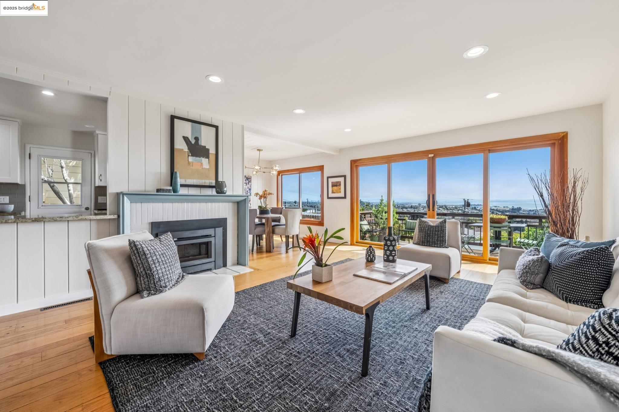 Detail Gallery Image 6 of 60 For 6934 Fairview Dr, El Cerrito,  CA 94530 - 4 Beds | 2 Baths
