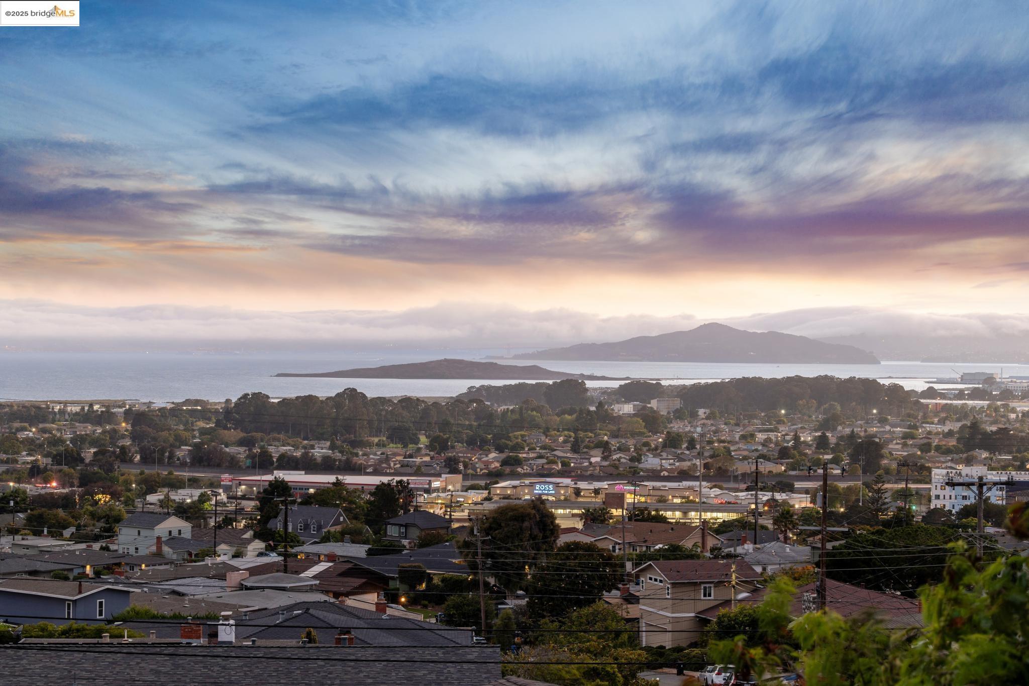 Detail Gallery Image 58 of 60 For 6934 Fairview Dr, El Cerrito,  CA 94530 - 4 Beds | 2 Baths