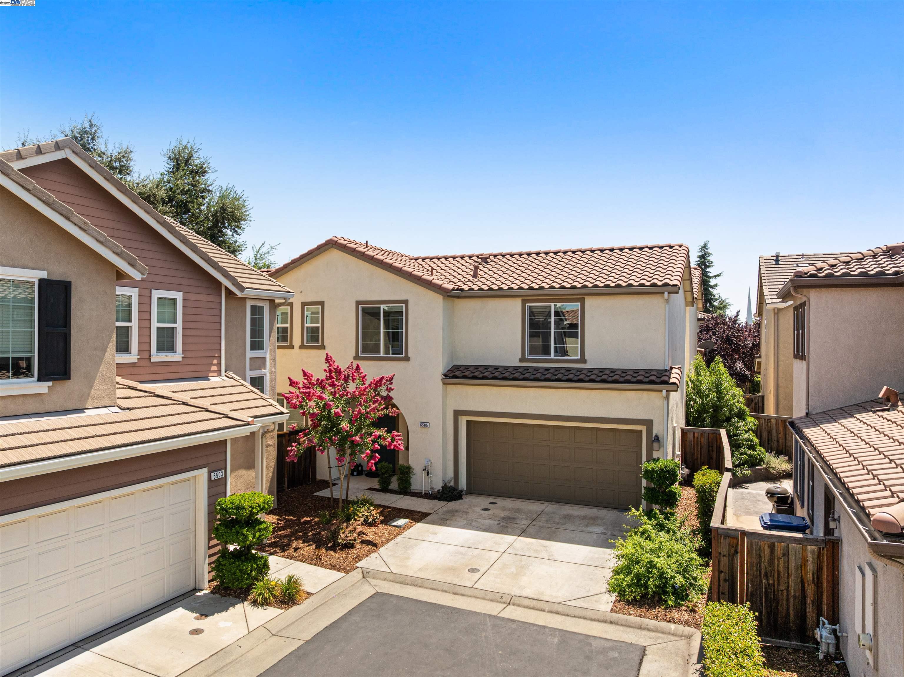 Detail Gallery Image 2 of 43 For 6505 Brando Loop, Fair Oaks,  CA 95628 - 2 Beds | 2/1 Baths
