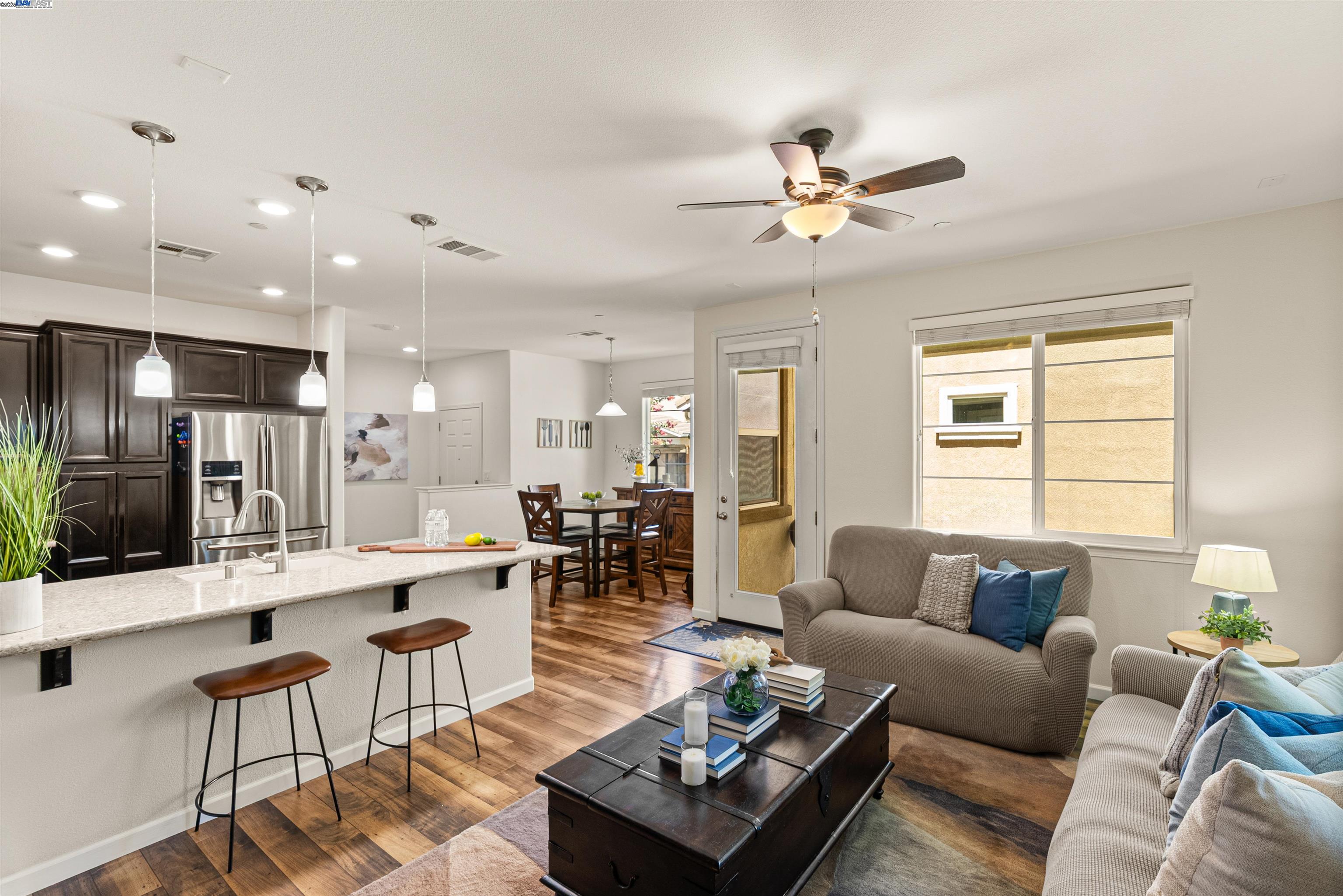Detail Gallery Image 4 of 43 For 6505 Brando Loop, Fair Oaks,  CA 95628 - 2 Beds | 2/1 Baths