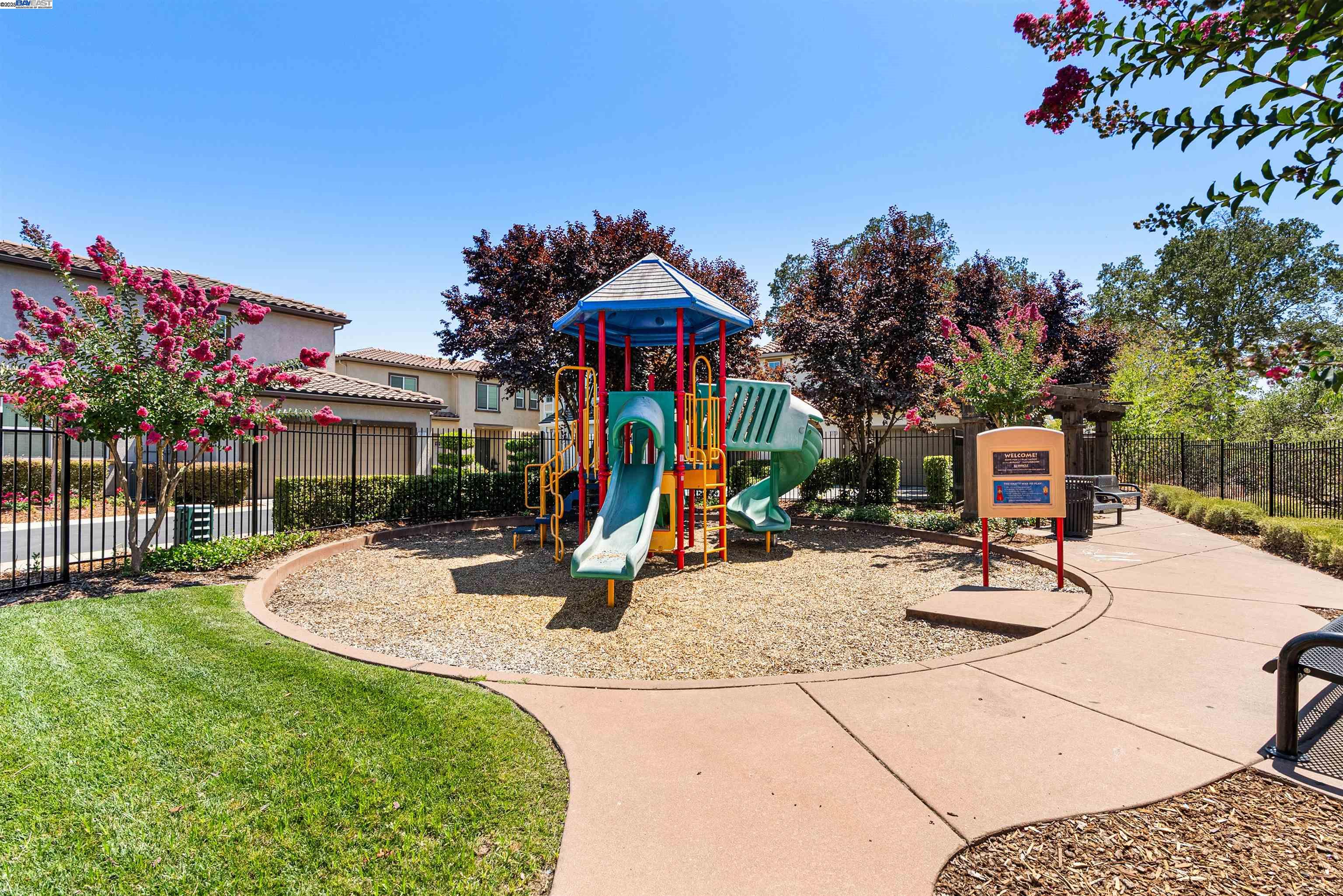Detail Gallery Image 38 of 43 For 6505 Brando Loop, Fair Oaks,  CA 95628 - 2 Beds | 2/1 Baths