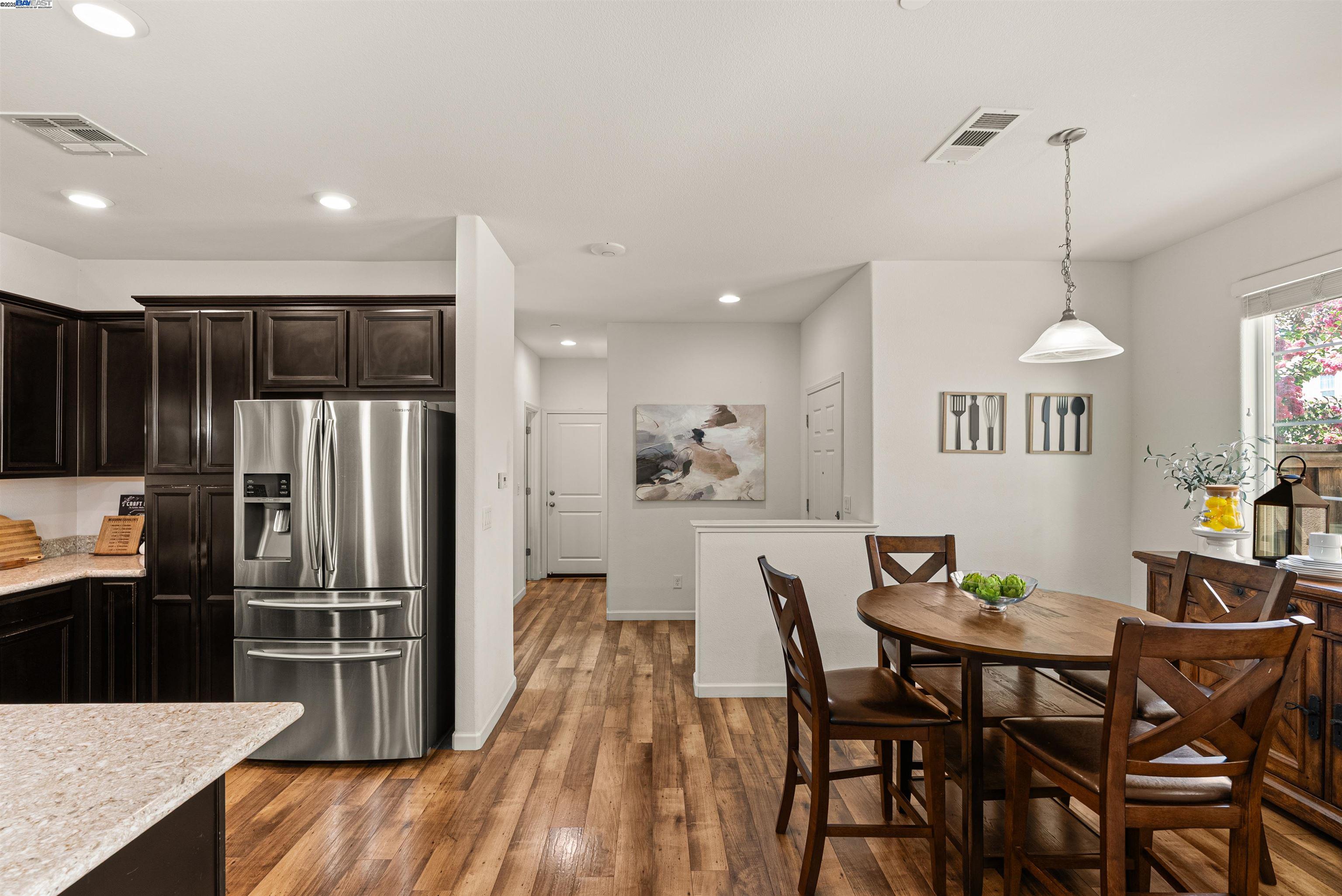 Detail Gallery Image 8 of 43 For 6505 Brando Loop, Fair Oaks,  CA 95628 - 2 Beds | 2/1 Baths
