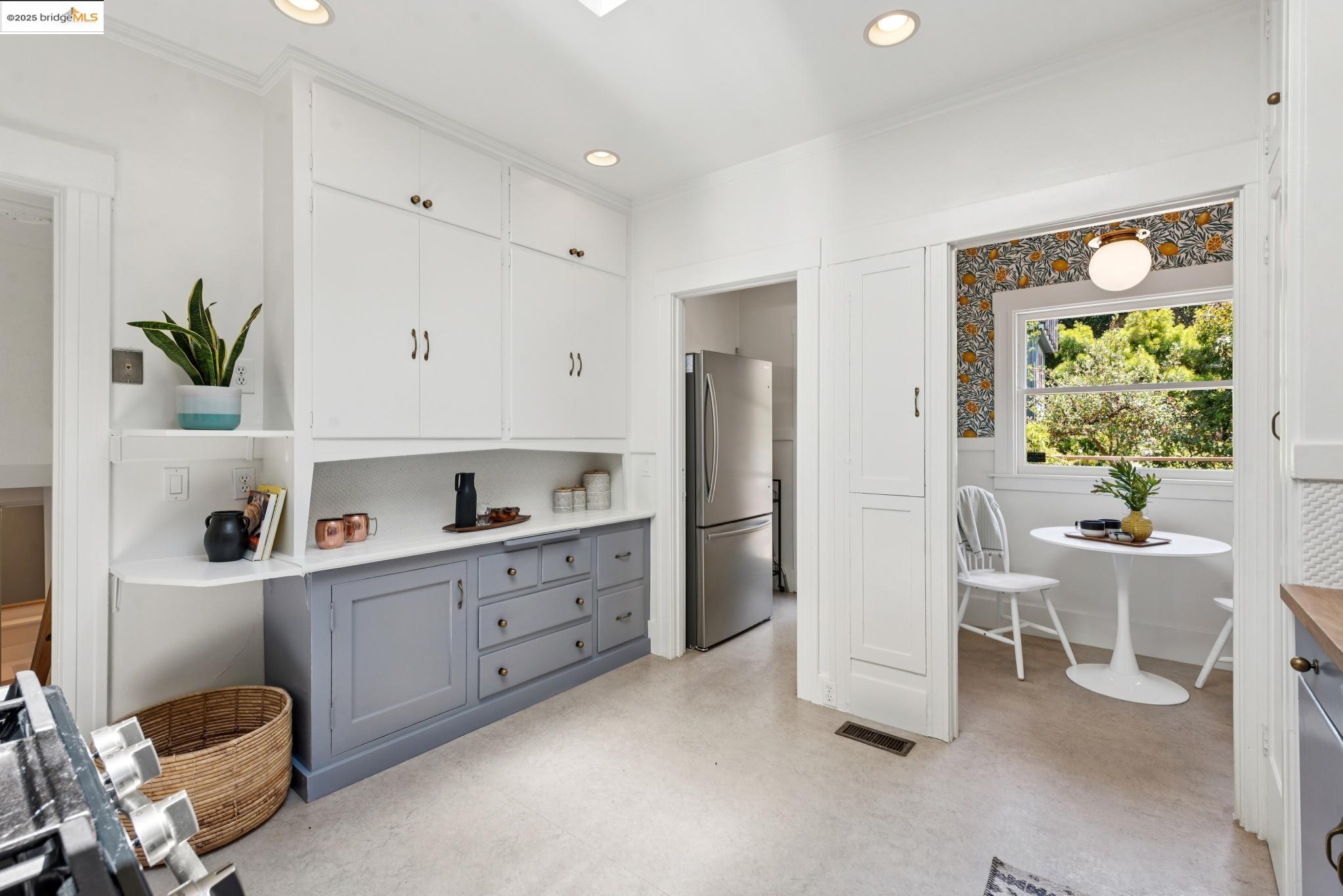 Detail Gallery Image 13 of 38 For 2140 Rose St, Berkeley,  CA 94709 - 3 Beds | 2 Baths