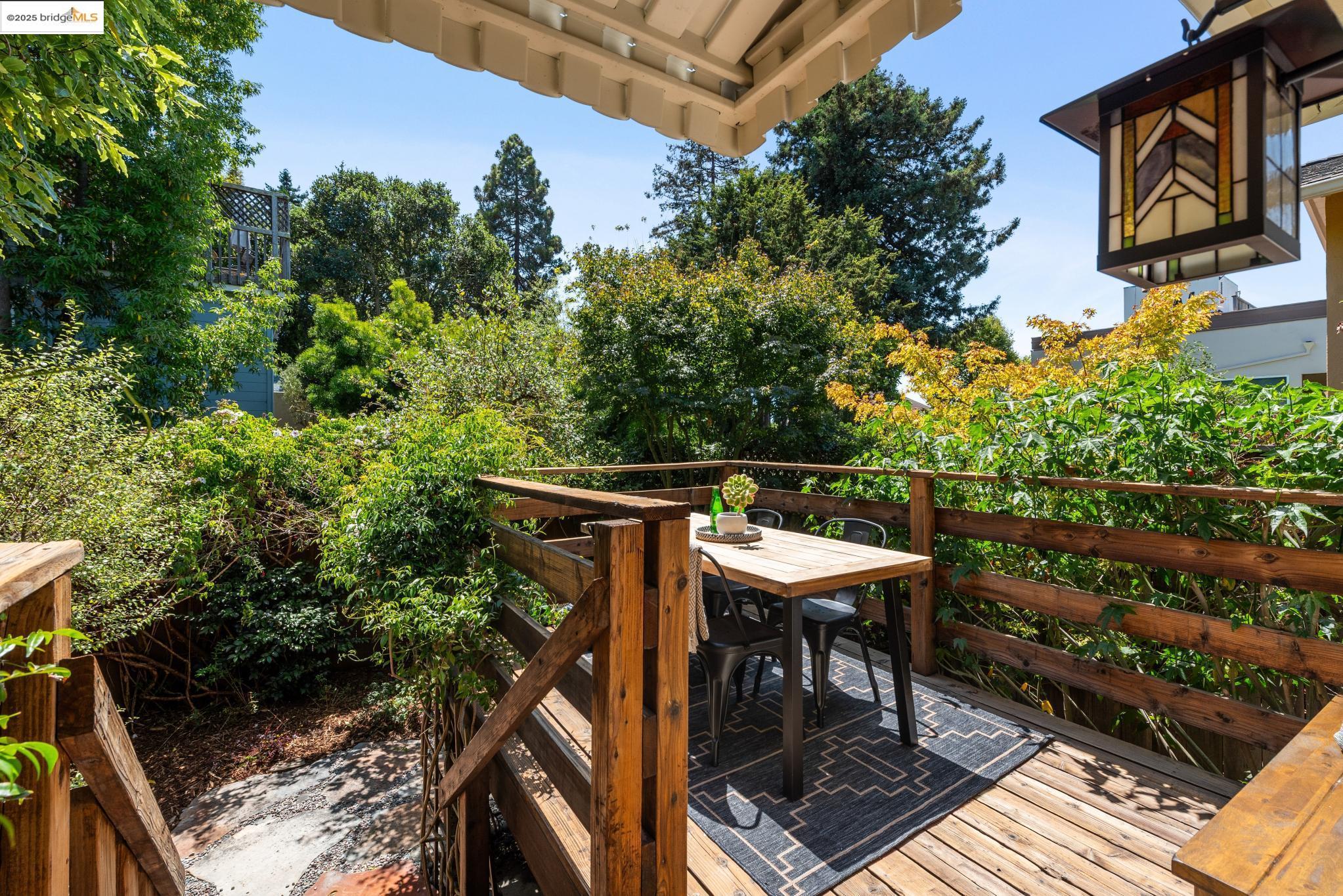 Detail Gallery Image 16 of 38 For 2140 Rose St, Berkeley,  CA 94709 - 3 Beds | 2 Baths