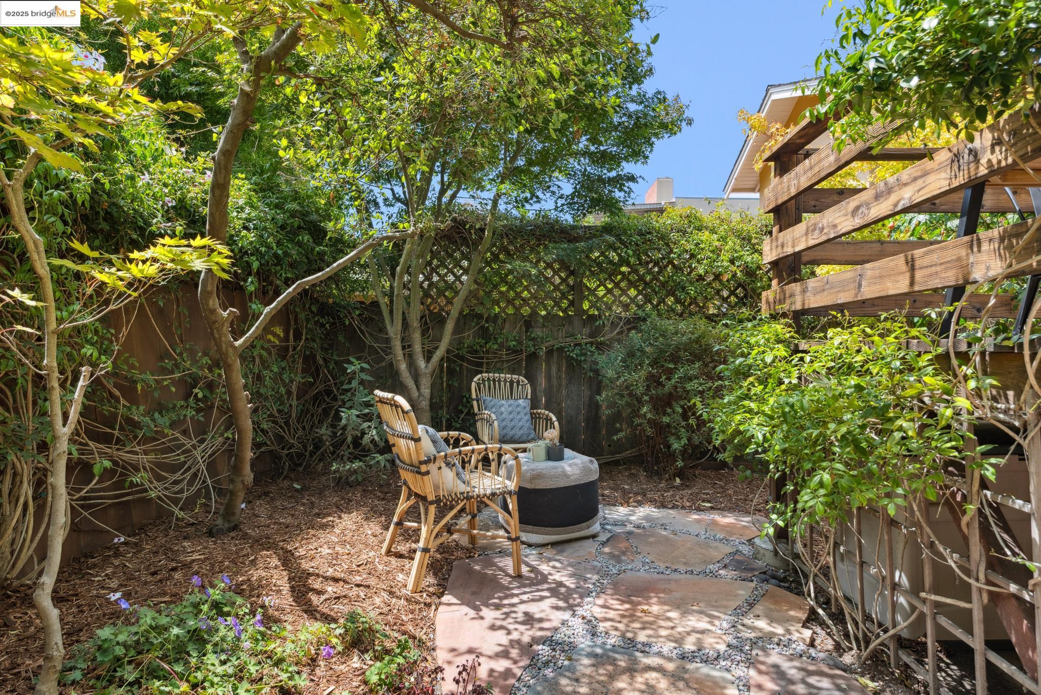 Detail Gallery Image 19 of 38 For 2140 Rose St, Berkeley,  CA 94709 - 3 Beds | 2 Baths