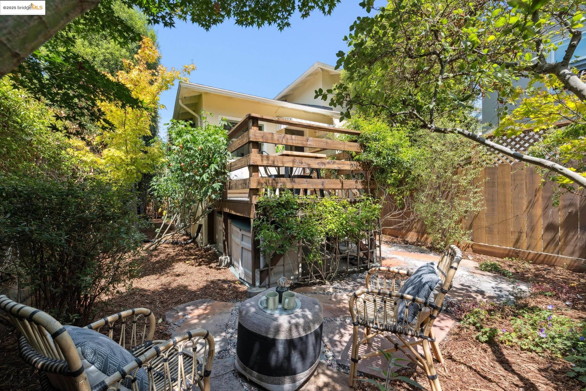 Detail Gallery Image 20 of 38 For 2140 Rose St, Berkeley,  CA 94709 - 3 Beds | 2 Baths