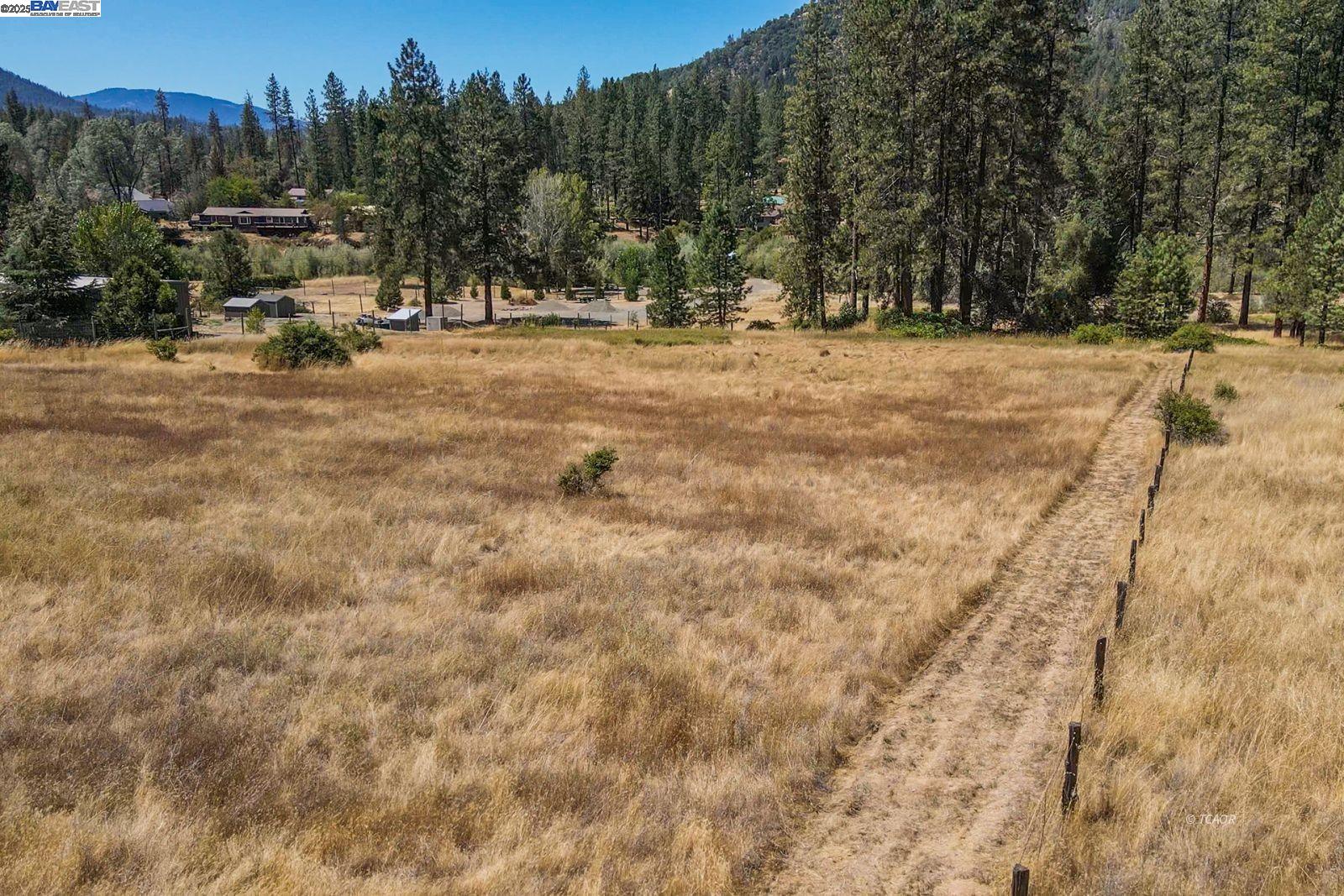 Detail Gallery Image 3 of 26 For 137 Salt Flat Rd, Lewiston,  CA 96052 - – Beds | – Baths