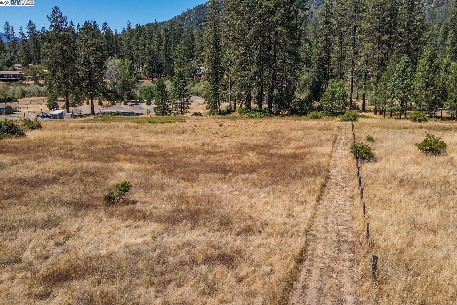Detail Gallery Image 4 of 26 For 137 Salt Flat Rd, Lewiston,  CA 96052 - – Beds | – Baths