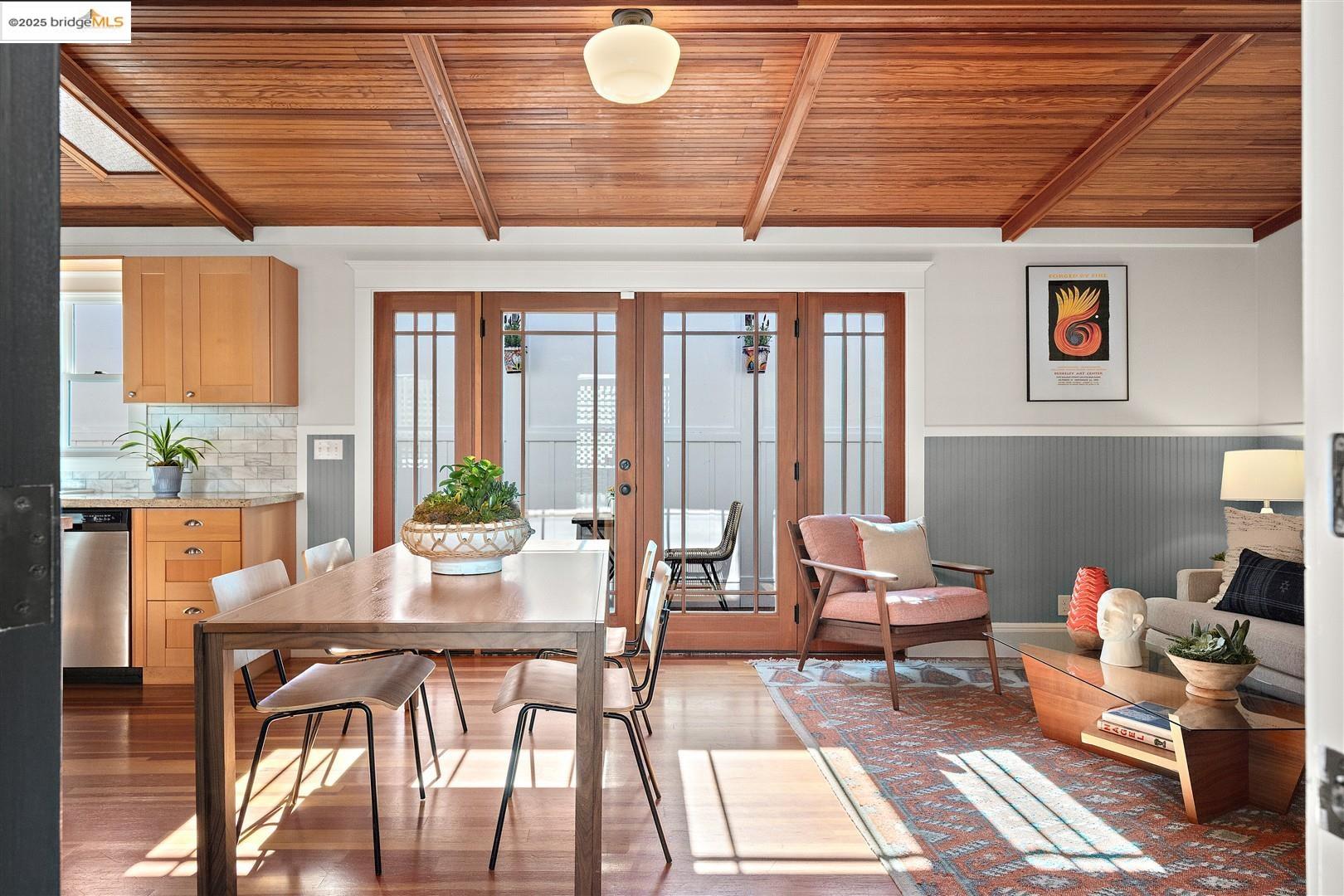 Detail Gallery Image 18 of 54 For 1071 55th St, Oakland,  CA 94608 - 2 Beds | 2 Baths