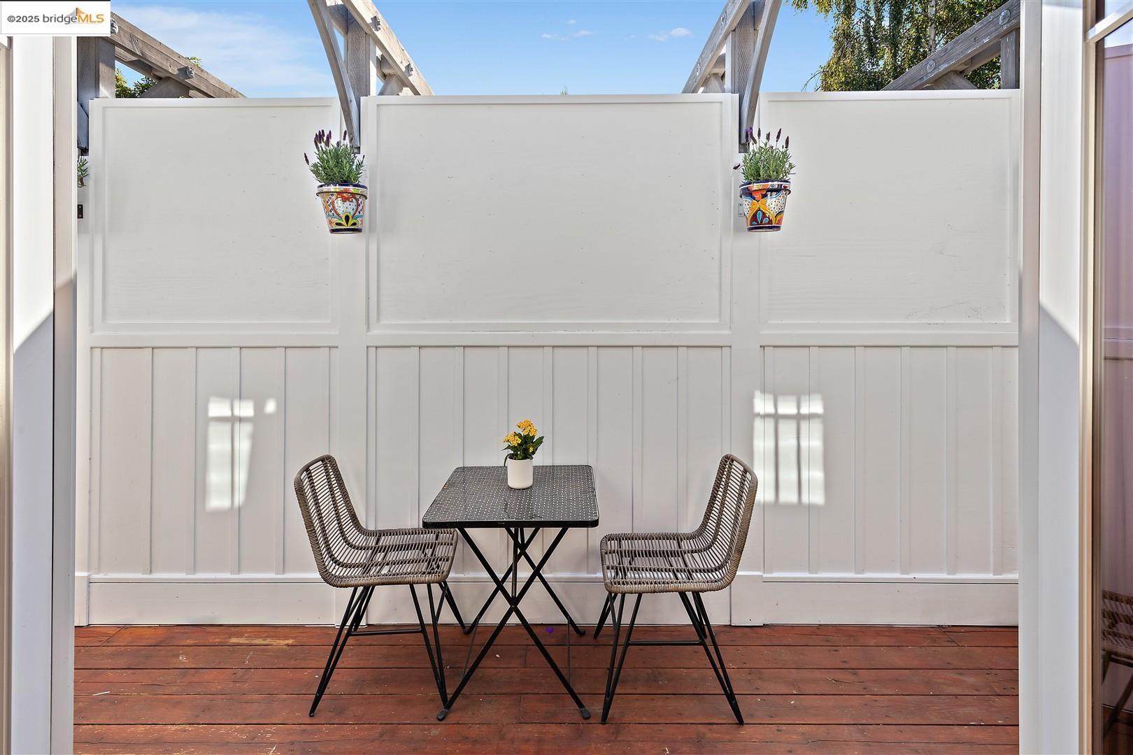Detail Gallery Image 21 of 54 For 1071 55th St, Oakland,  CA 94608 - 2 Beds | 2 Baths