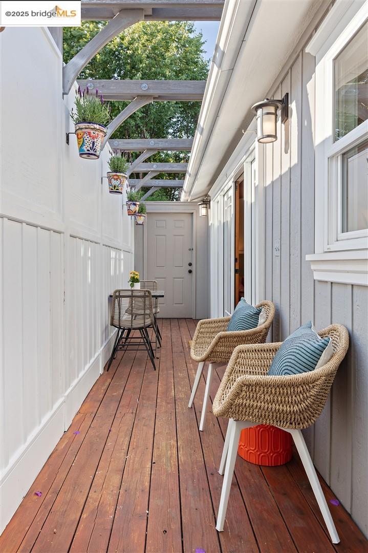 Detail Gallery Image 23 of 54 For 1071 55th St, Oakland,  CA 94608 - 2 Beds | 2 Baths