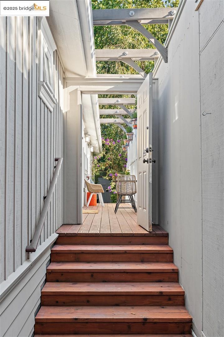 Detail Gallery Image 24 of 54 For 1071 55th St, Oakland,  CA 94608 - 2 Beds | 2 Baths