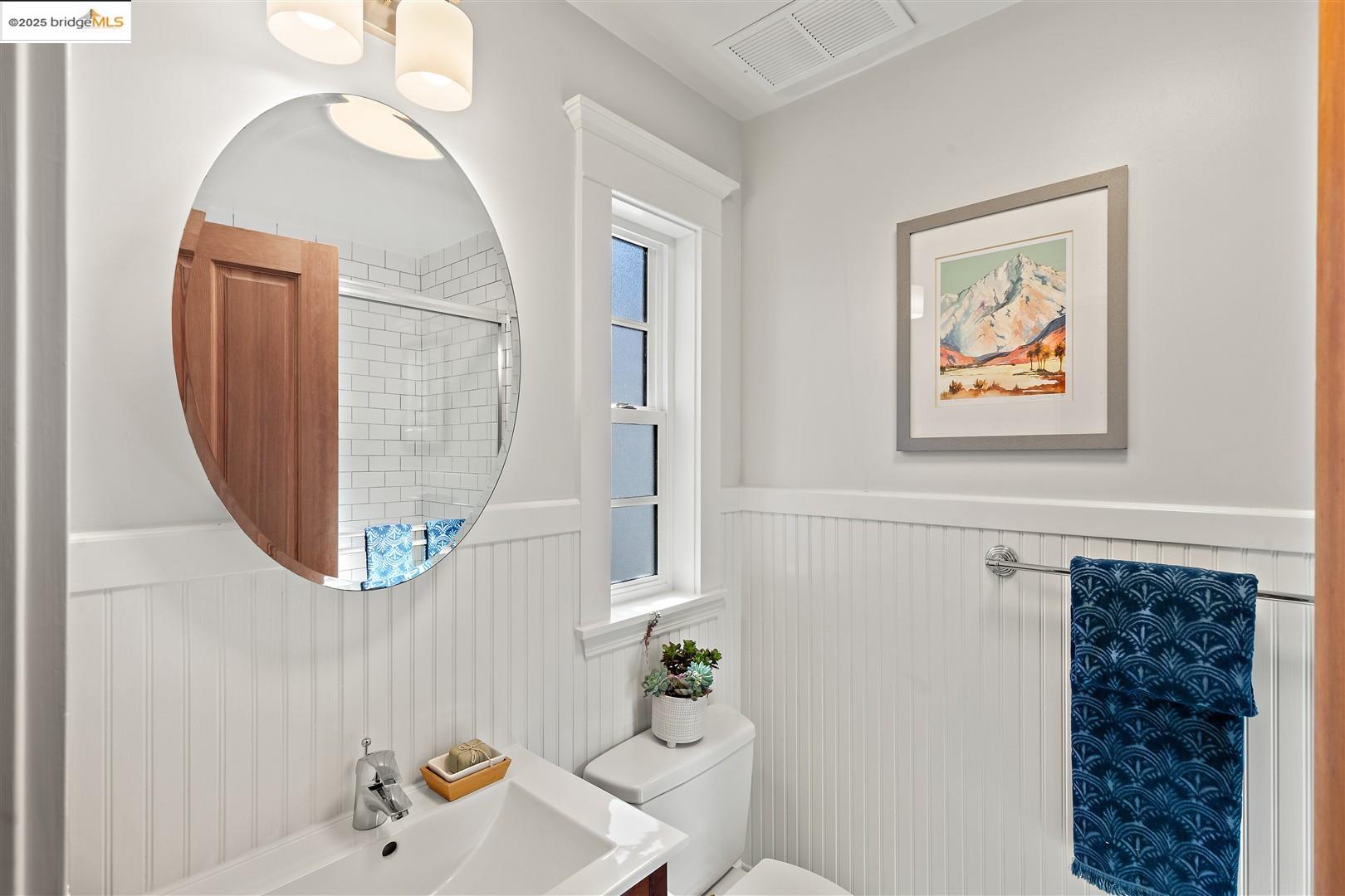 Detail Gallery Image 26 of 54 For 1071 55th St, Oakland,  CA 94608 - 2 Beds | 2 Baths