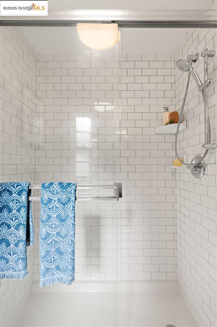 Detail Gallery Image 27 of 54 For 1071 55th St, Oakland,  CA 94608 - 2 Beds | 2 Baths