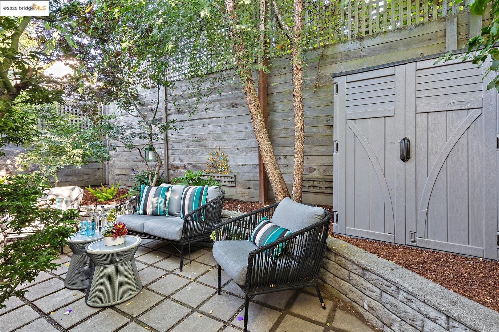 Detail Gallery Image 35 of 54 For 1071 55th St, Oakland,  CA 94608 - 2 Beds | 2 Baths