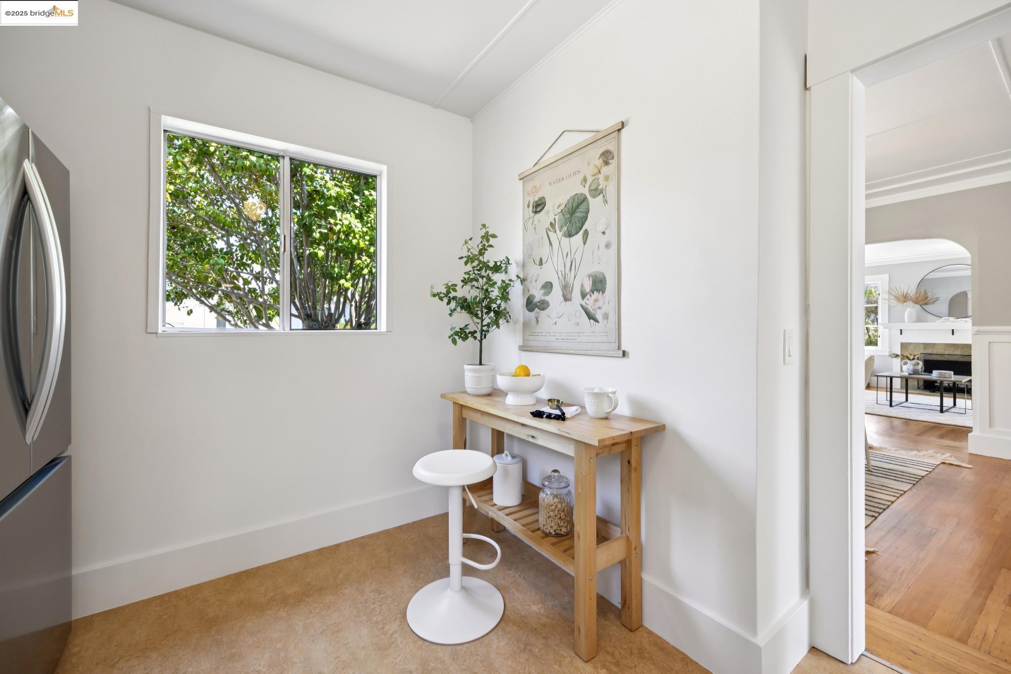 Detail Gallery Image 13 of 27 For 6501 Tremont Street, Oakland,  CA 94609 - 2 Beds | 1 Baths