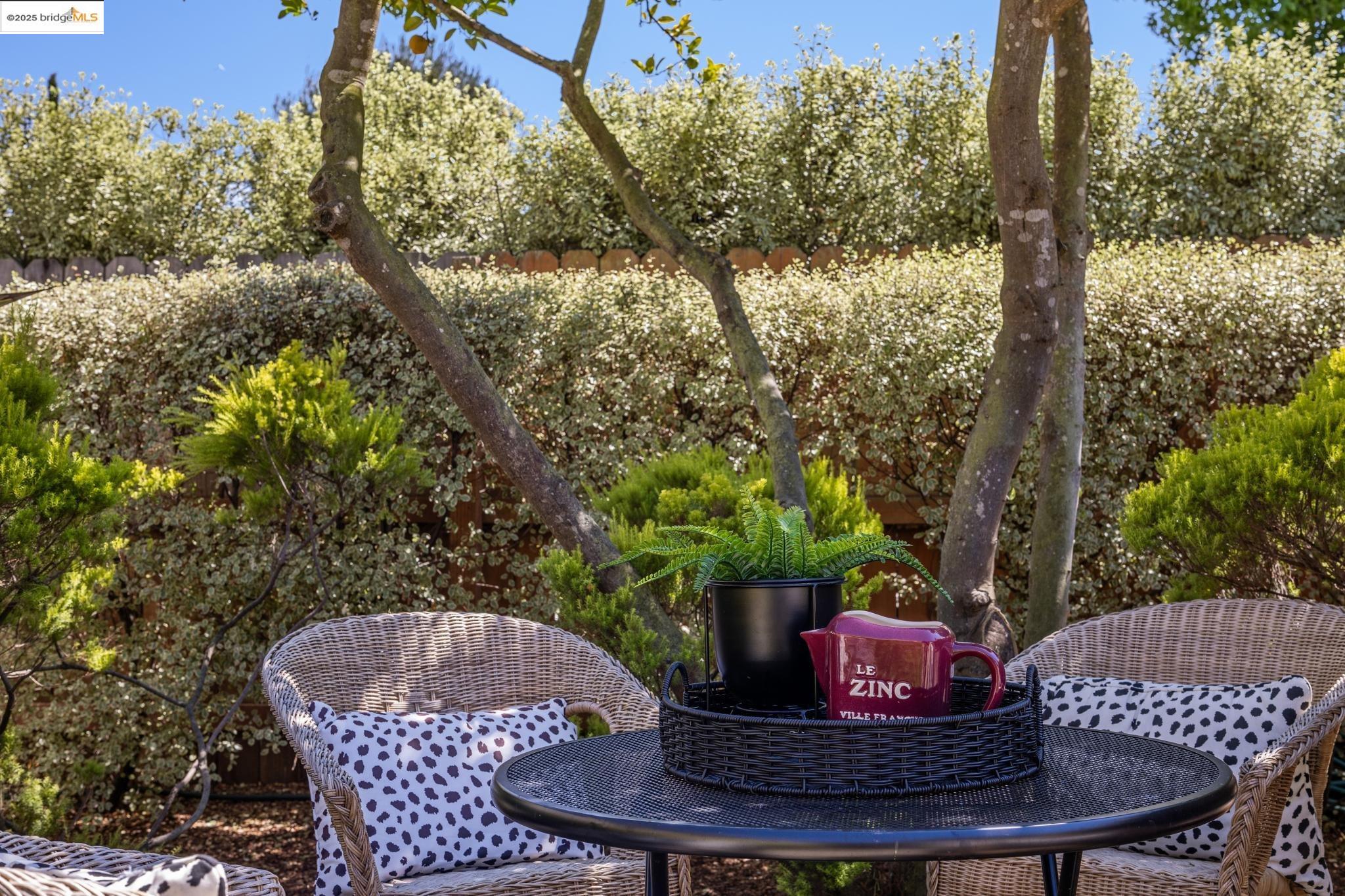 Detail Gallery Image 23 of 27 For 6501 Tremont Street, Oakland,  CA 94609 - 2 Beds | 1 Baths