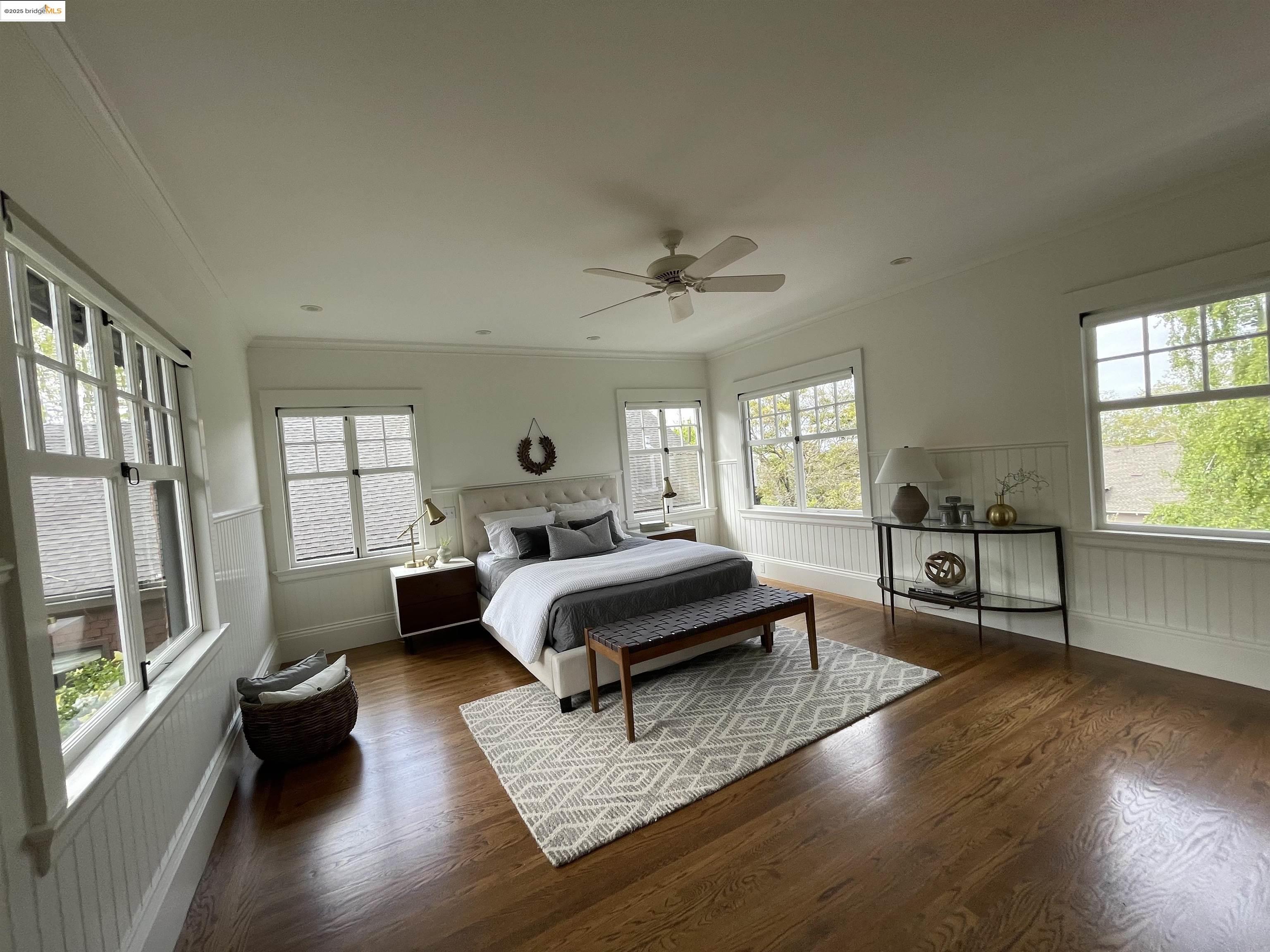 Detail Gallery Image 11 of 14 For 19 Monte Avenue, Piedmont,  CA 94611 - 4 Beds | 3/2 Baths
