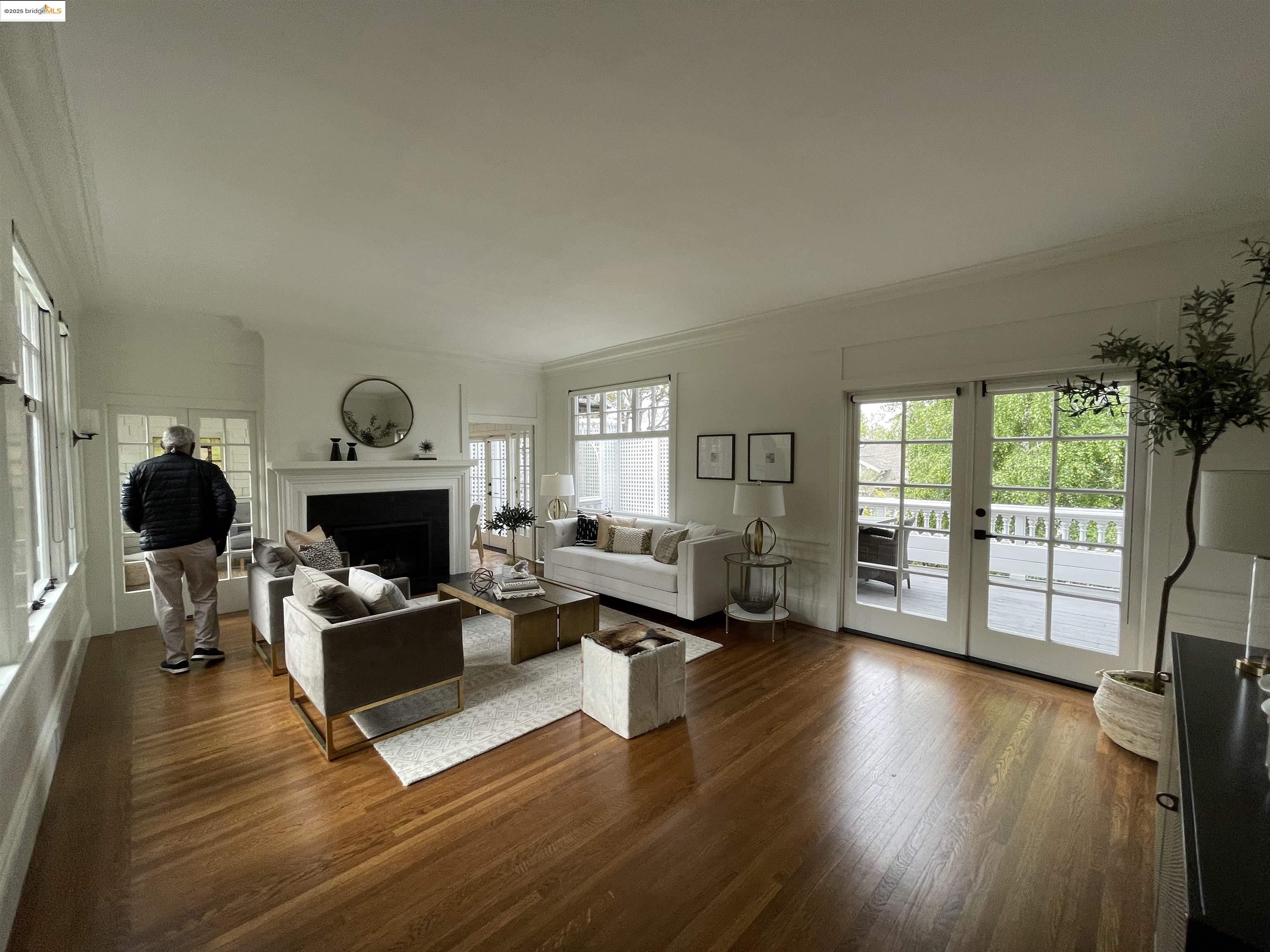 Detail Gallery Image 3 of 14 For 19 Monte Avenue, Piedmont,  CA 94611 - 4 Beds | 3/2 Baths