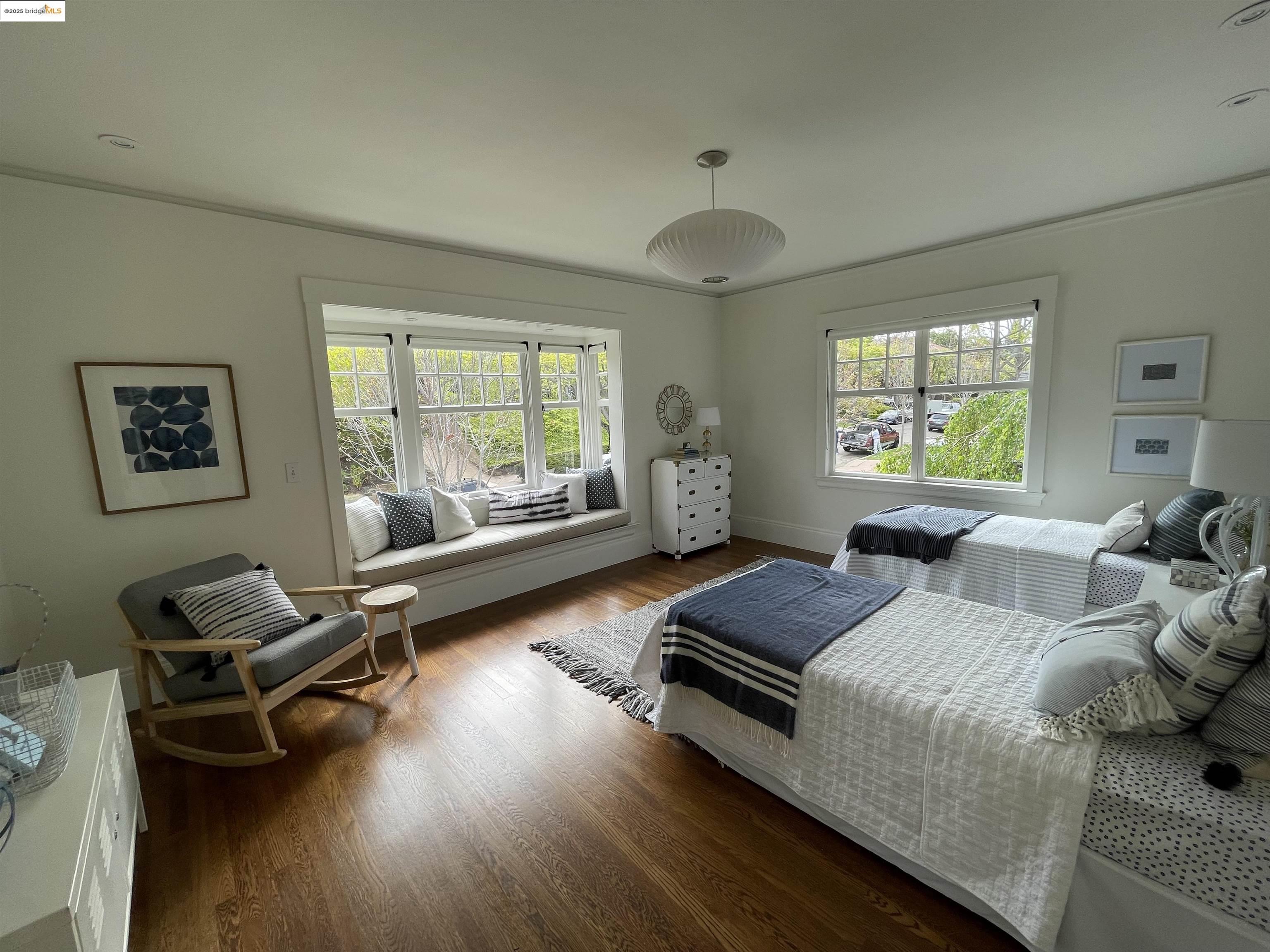 Detail Gallery Image 9 of 14 For 19 Monte Avenue, Piedmont,  CA 94611 - 4 Beds | 3/2 Baths