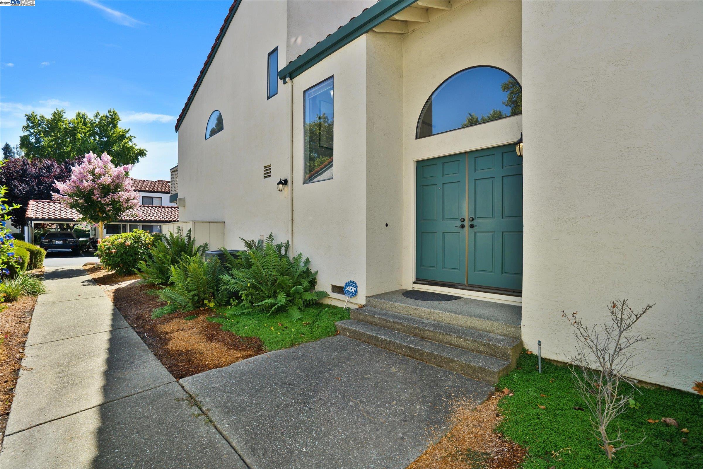Detail Gallery Image 3 of 59 For 4374 Valley Ave #D1,  Pleasanton,  CA 94566 - 2 Beds | 2/1 Baths
