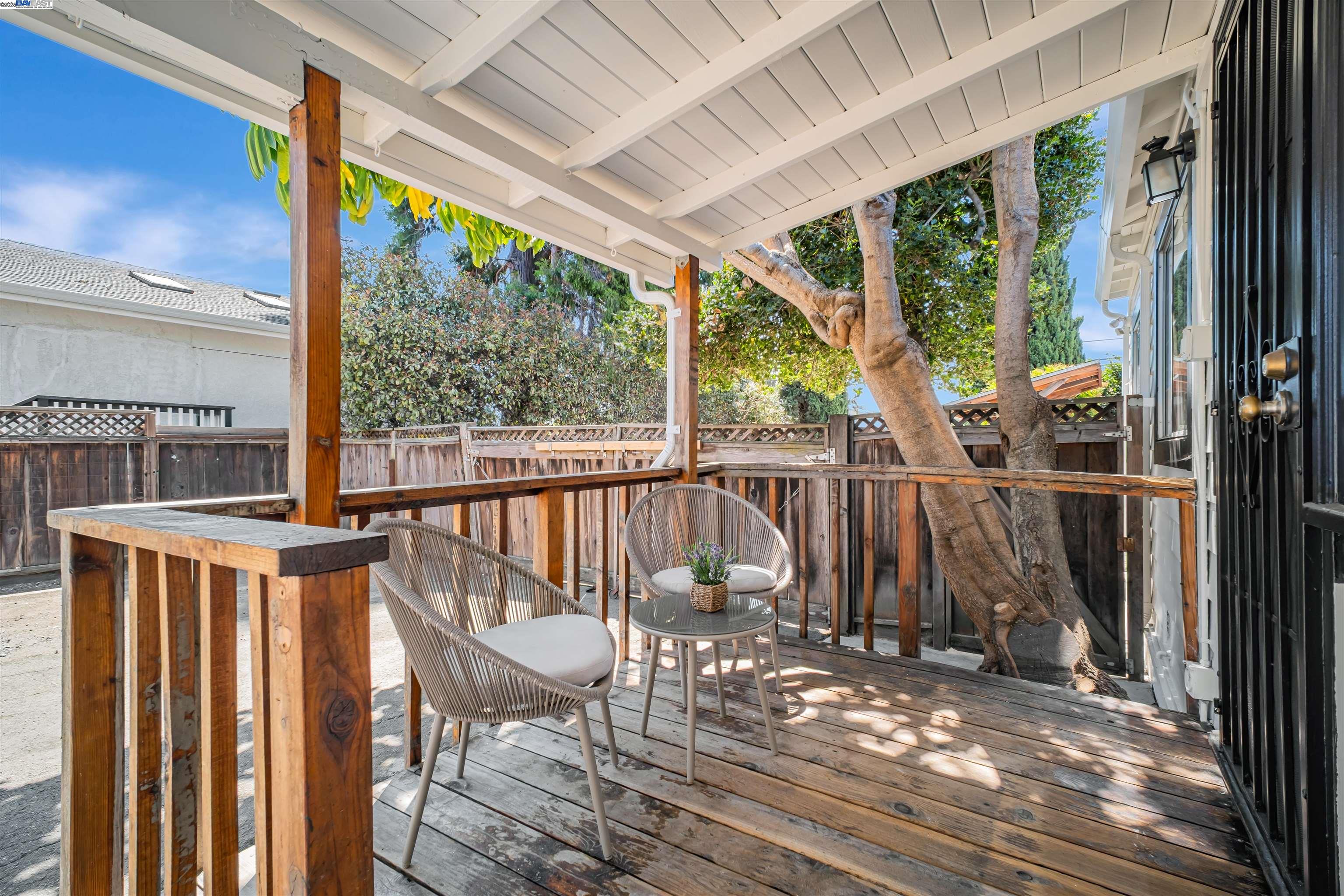 Detail Gallery Image 3 of 38 For 3780 Somerset Ave, Castro Valley,  CA 94546 - 3 Beds | 1 Baths