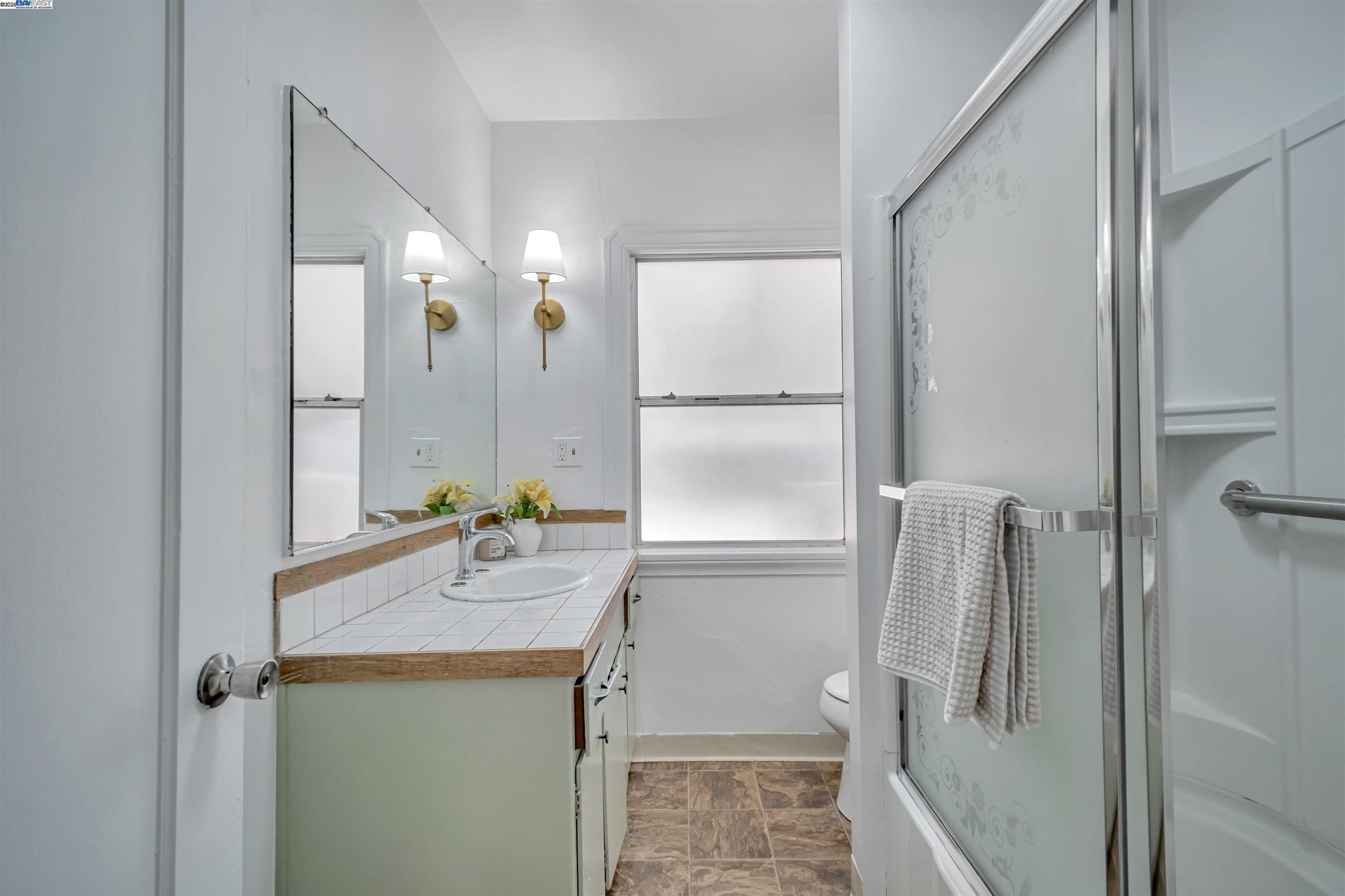 Detail Gallery Image 22 of 38 For 3780 Somerset Ave, Castro Valley,  CA 94546 - 3 Beds | 1 Baths