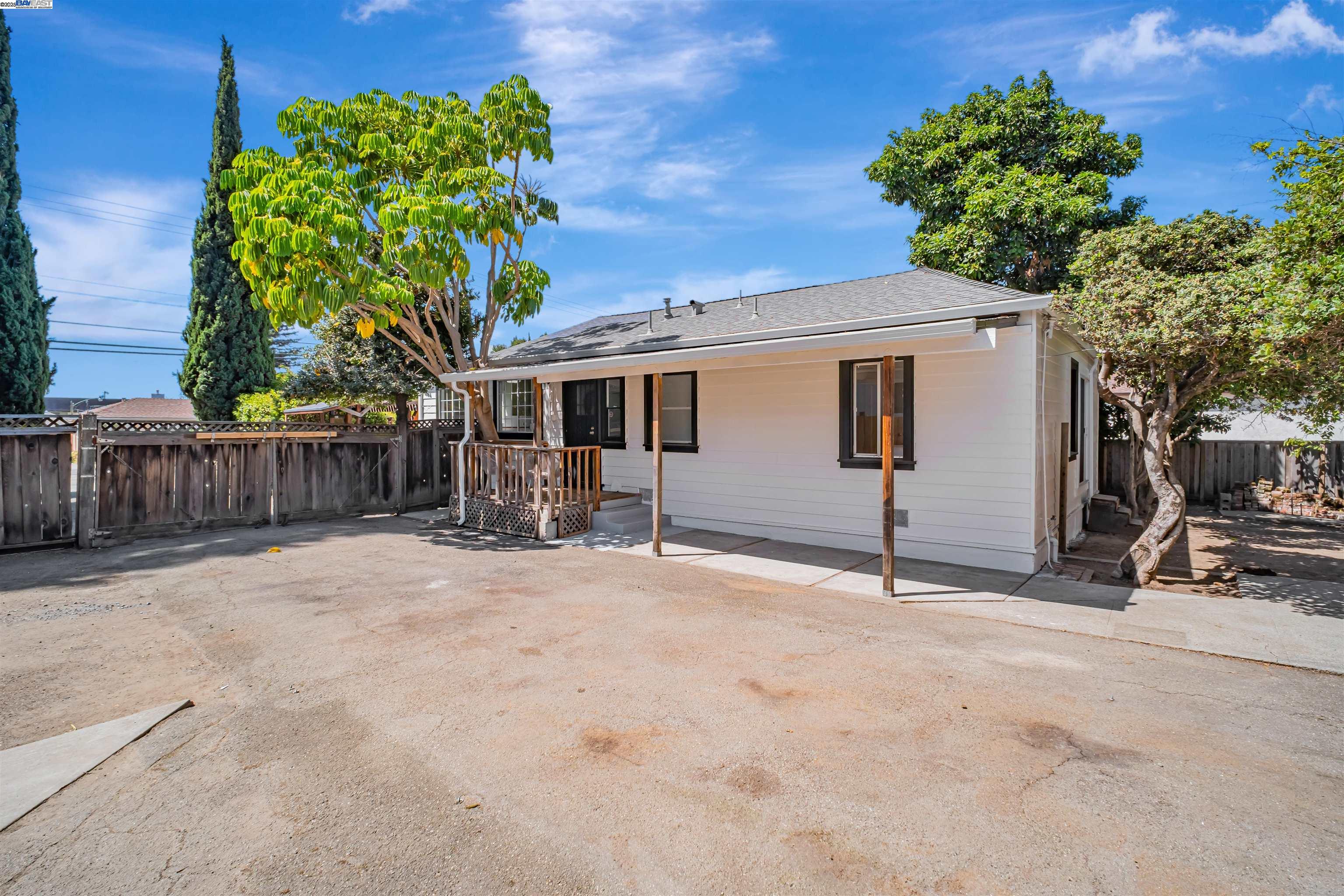 Detail Gallery Image 24 of 38 For 3780 Somerset Ave, Castro Valley,  CA 94546 - 3 Beds | 1 Baths