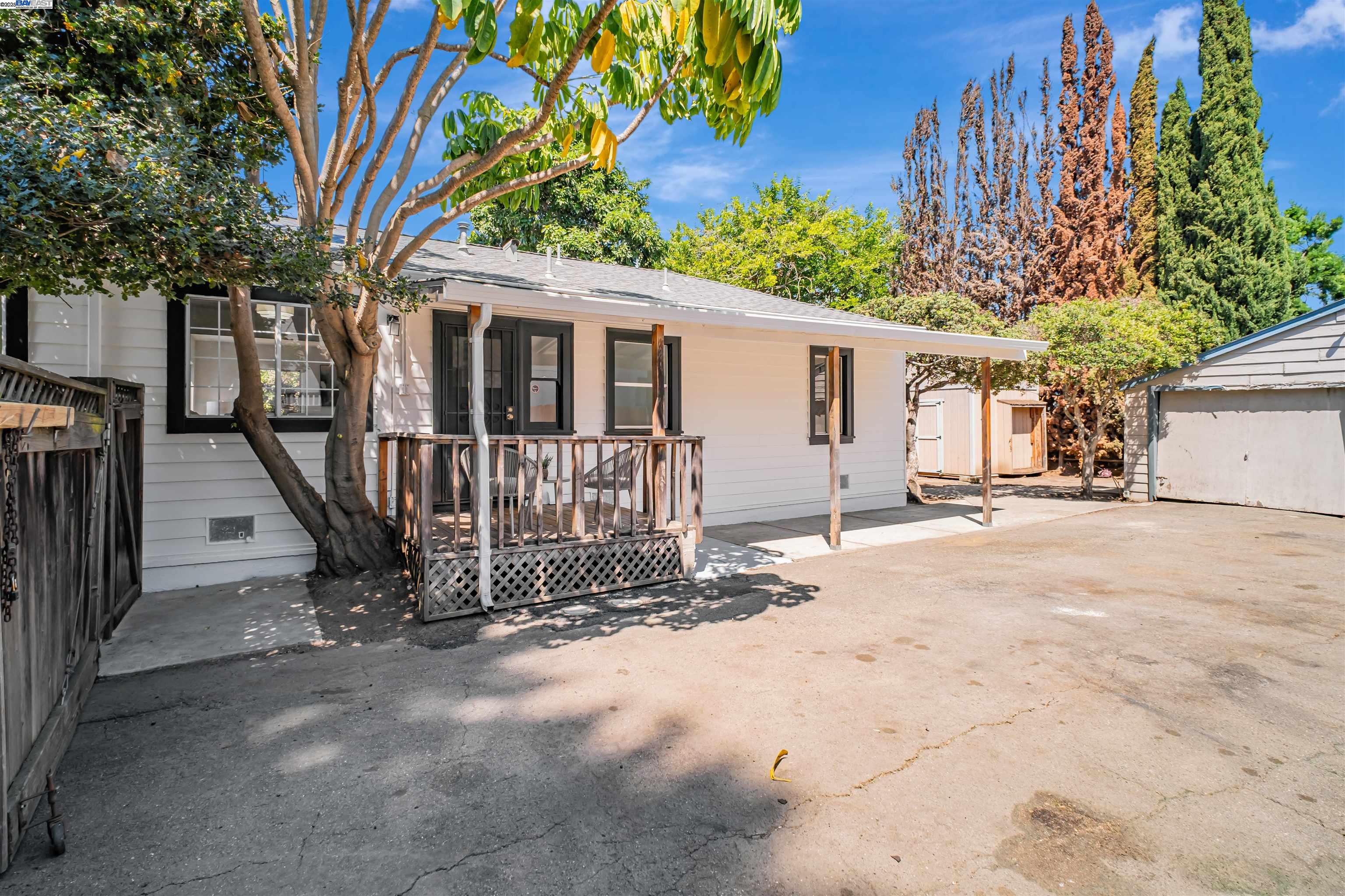 Detail Gallery Image 25 of 38 For 3780 Somerset Ave, Castro Valley,  CA 94546 - 3 Beds | 1 Baths